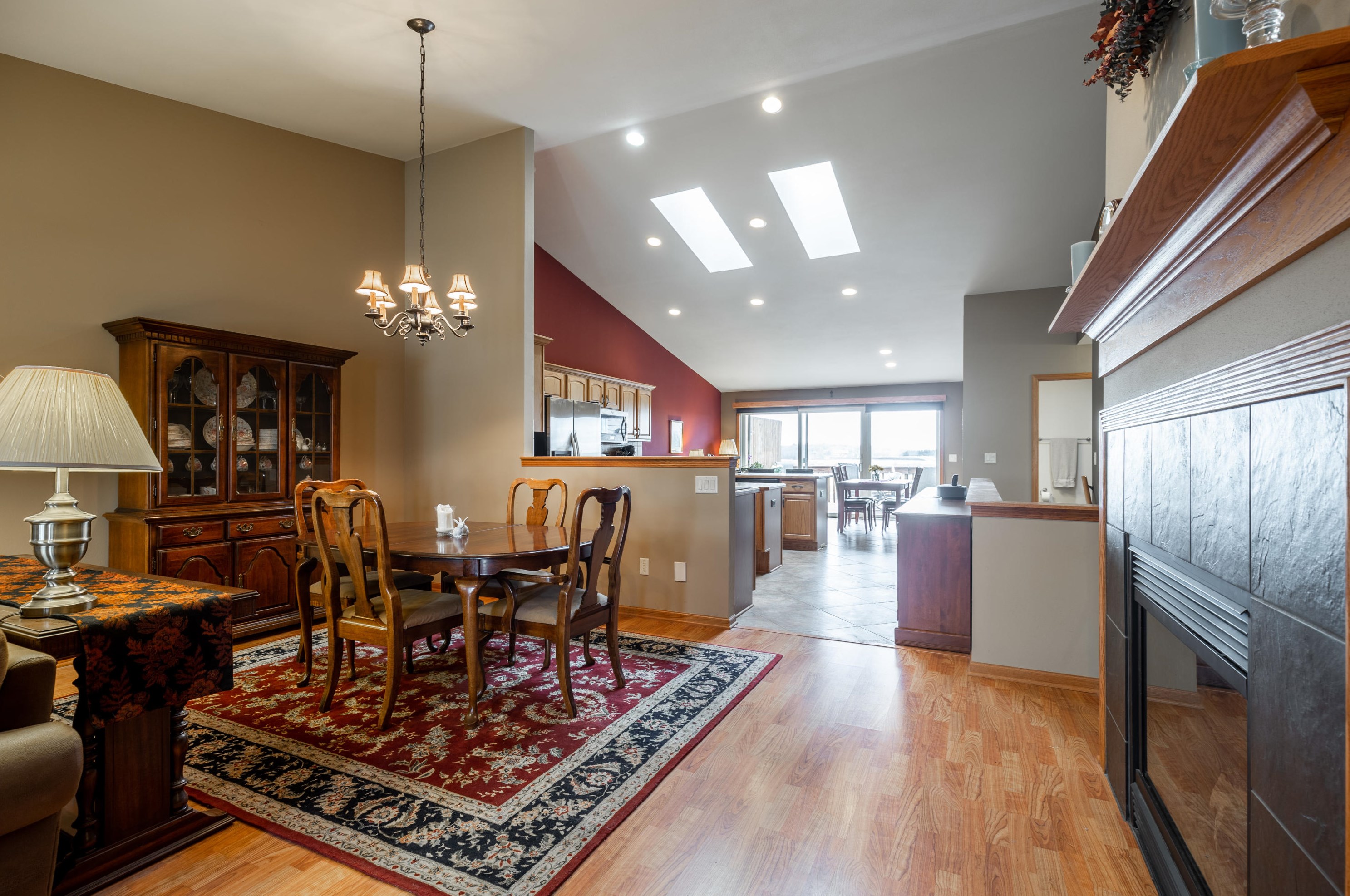 1513 Bluebell Dr, Hartford, WI 53027-8402
