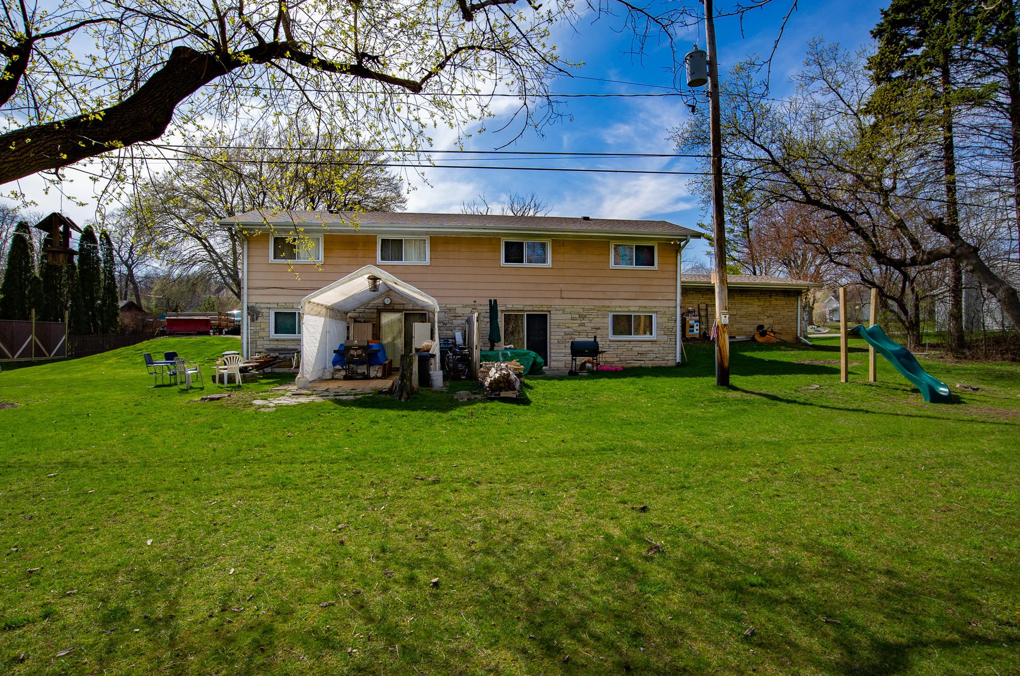4041 Miller Ln, Racine, WI 53405-1301