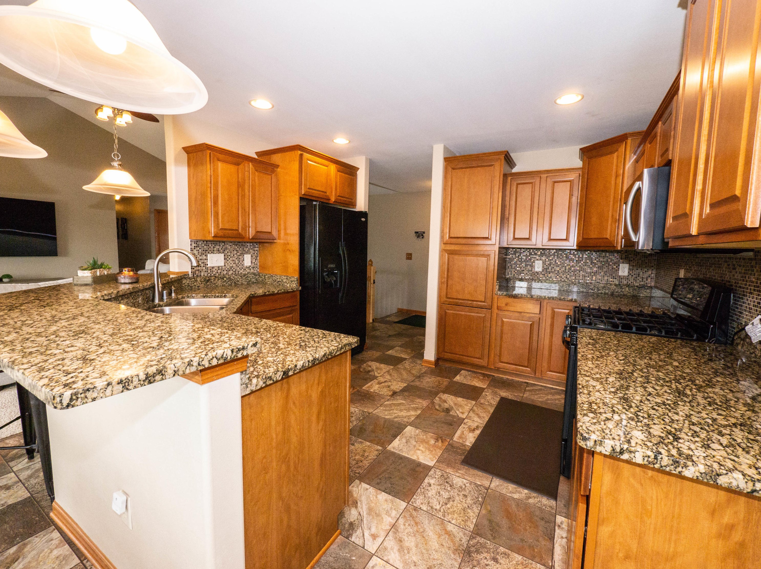 2030 Spring Meadow Ln, Racine, WI 53406-2288