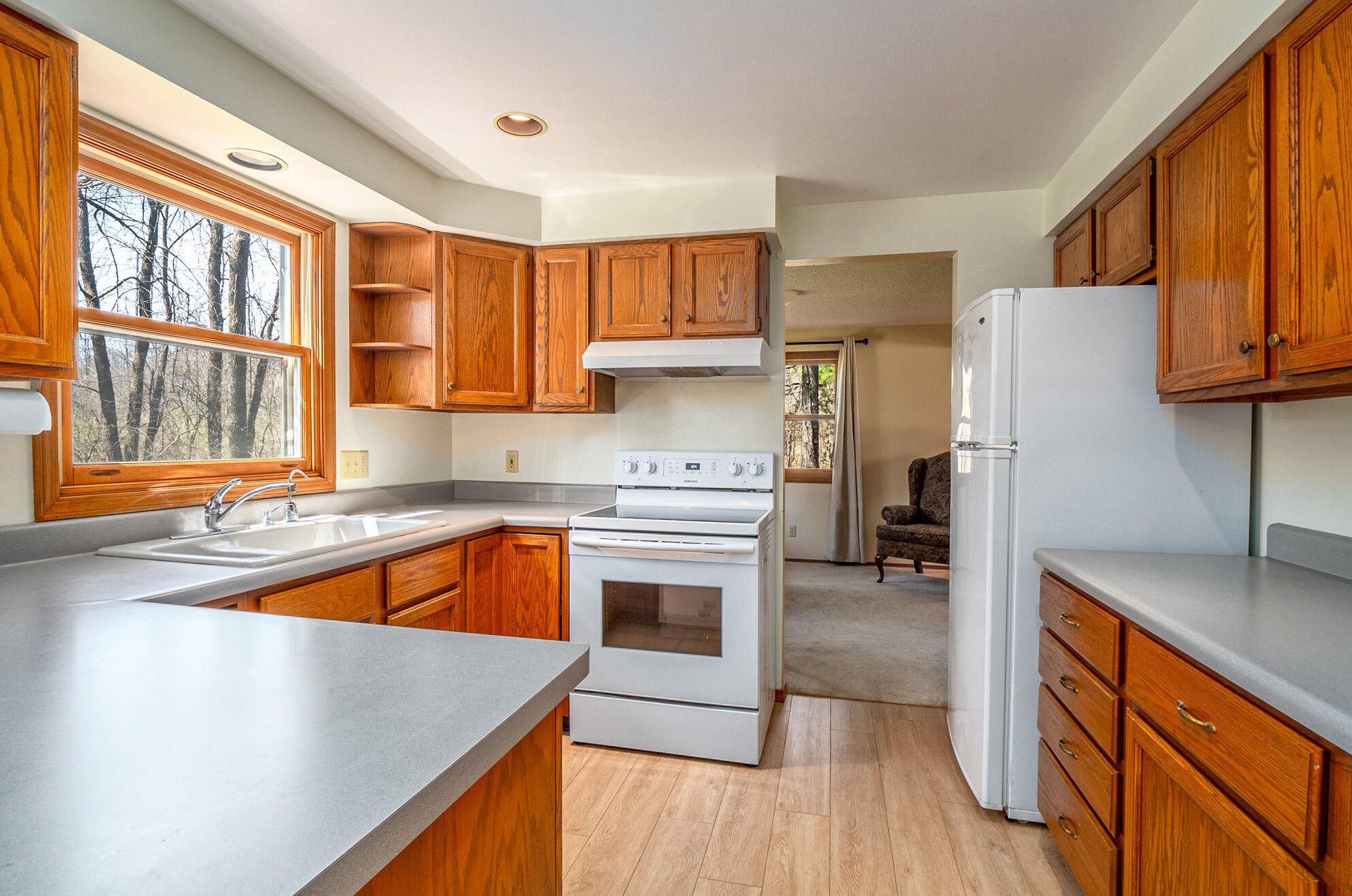 2073 Clearview Cir, Sheboygan, WI 53083-2166