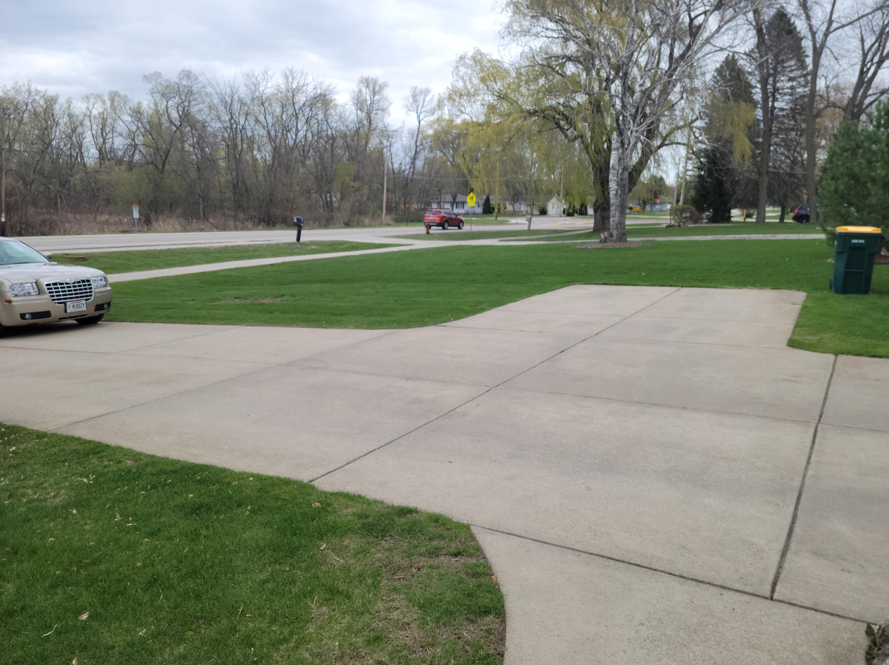 11651 Grange Ave, Hales Corners, WI 53130-1030