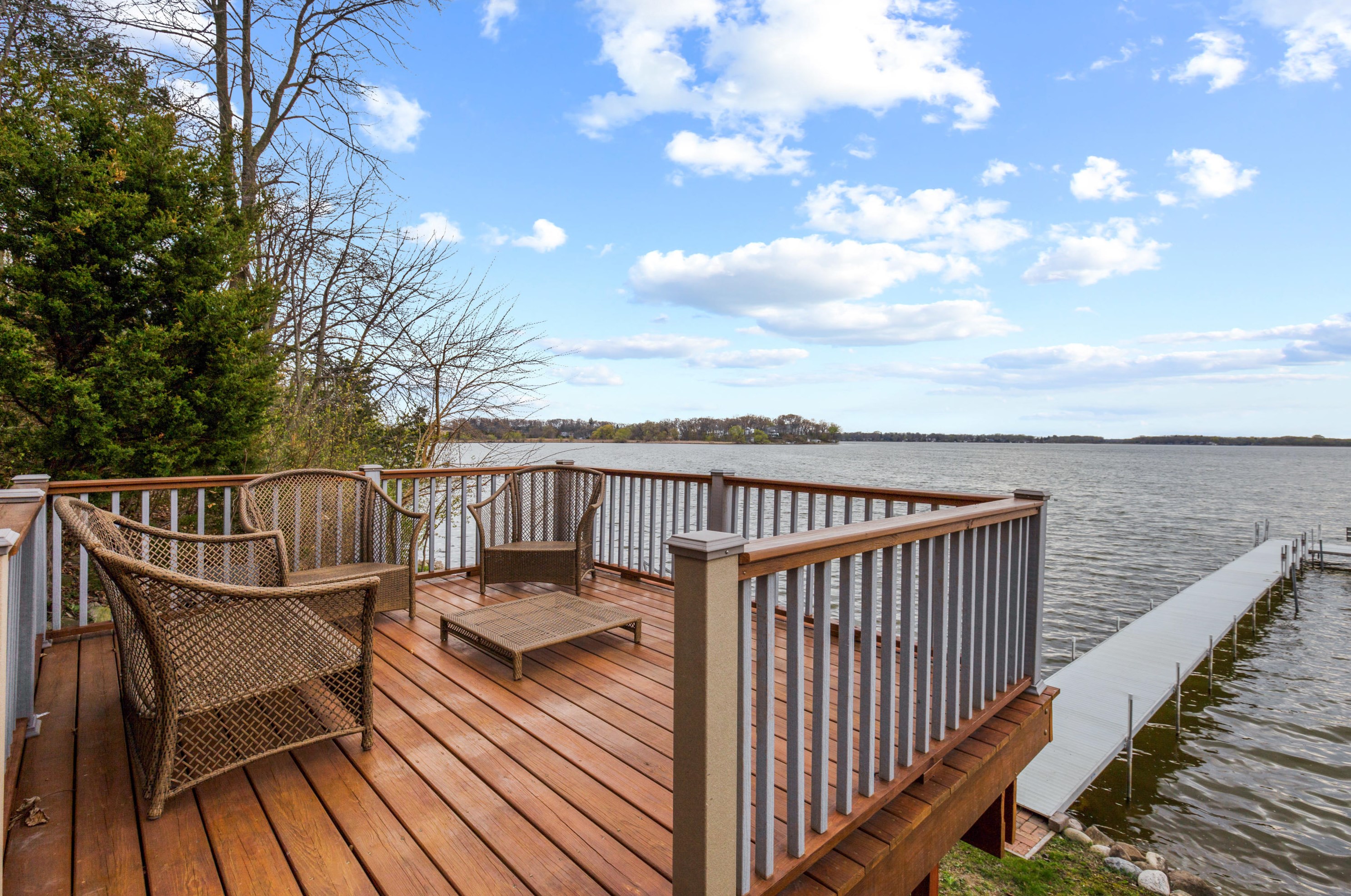 23120 Hillcrest Rd, Kansasville, WI 53139