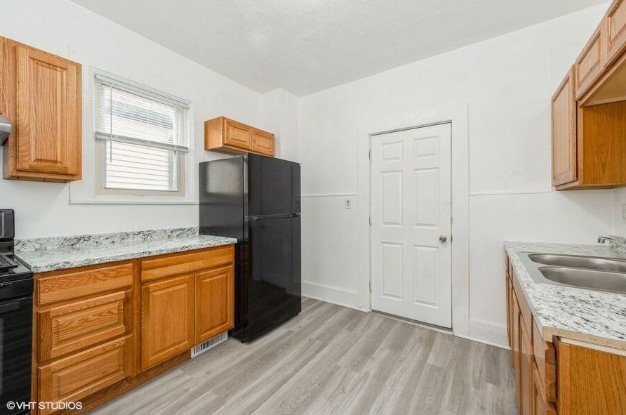 922 Racine St, Racine, WI 53403-1347