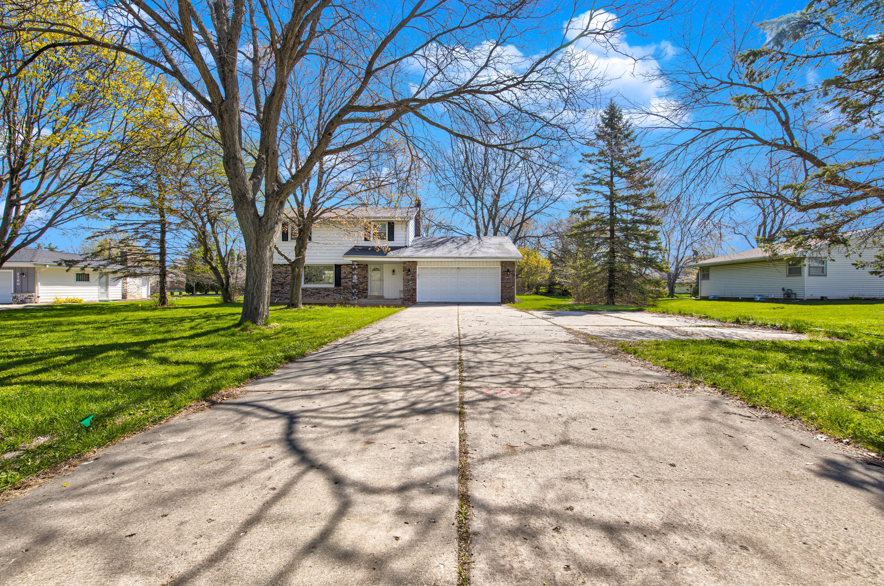 3740 Calhoun Rd, Brookfield, WI 53005-2159