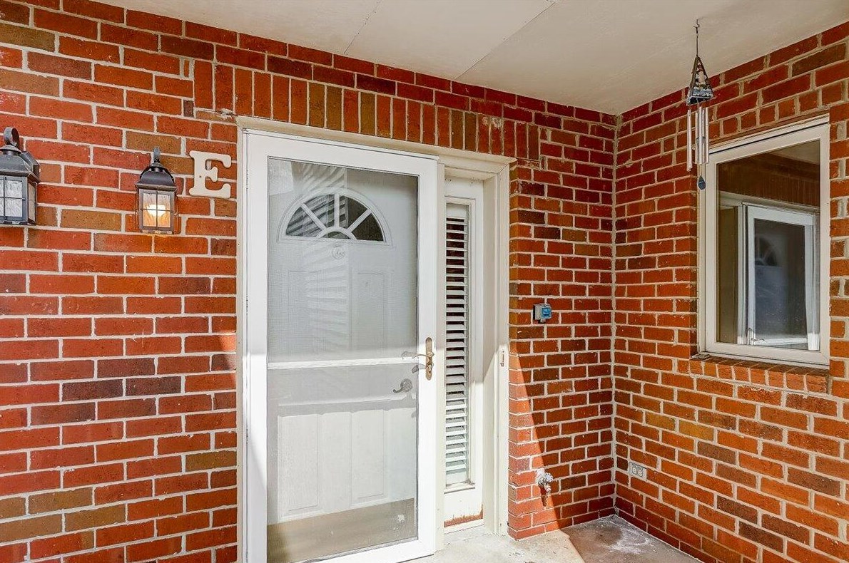 668 Westfield Way #e, Pewaukee, WI 53072