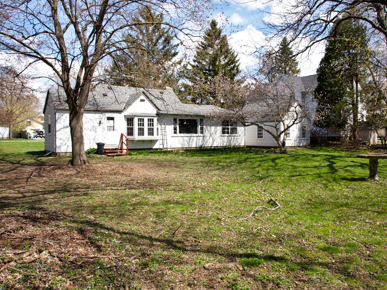 441 W Linwood Ave, Oconomowoc, WI 53066
