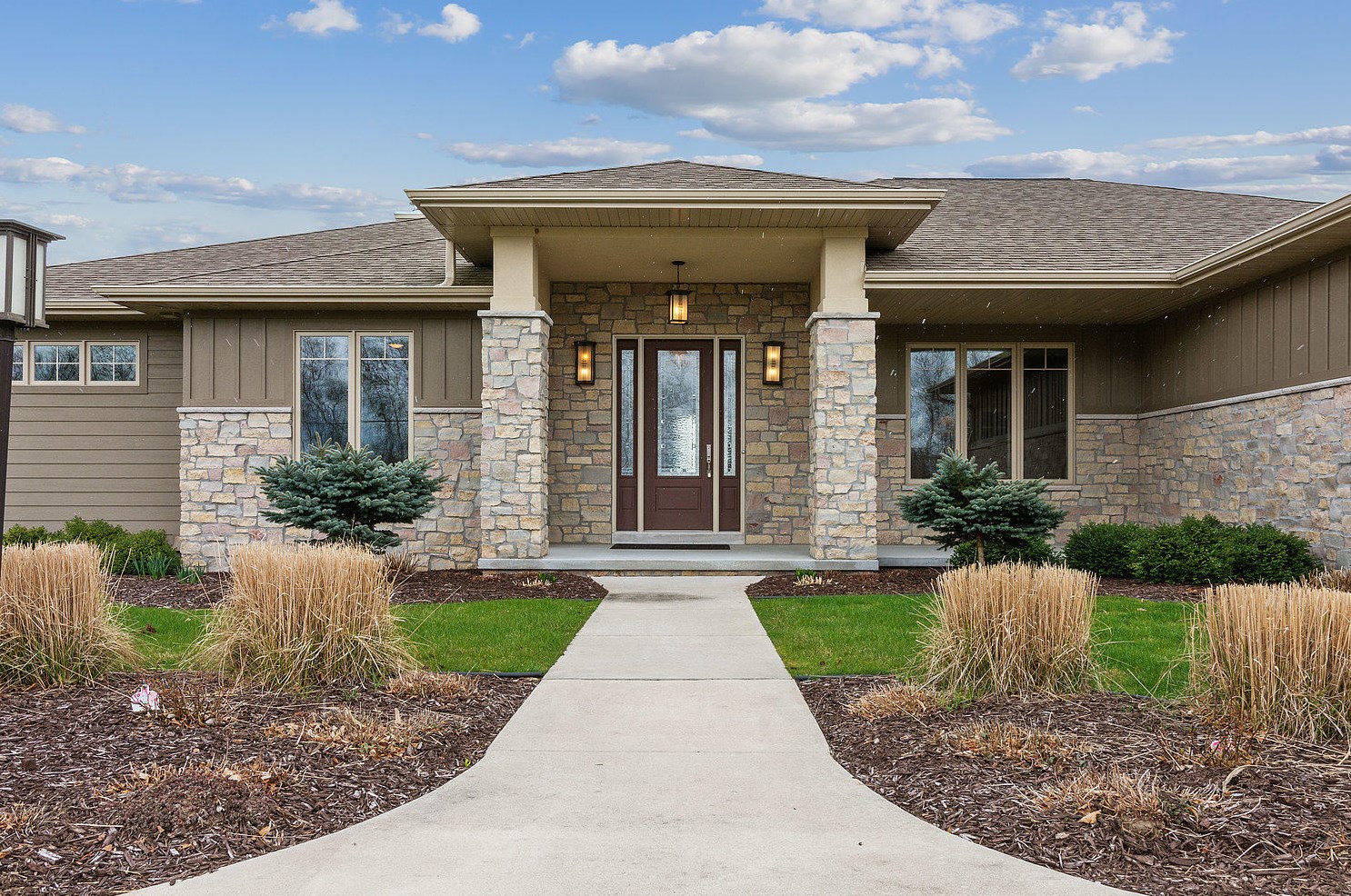 4639 S 10th St, Manitowoc, WI 54220