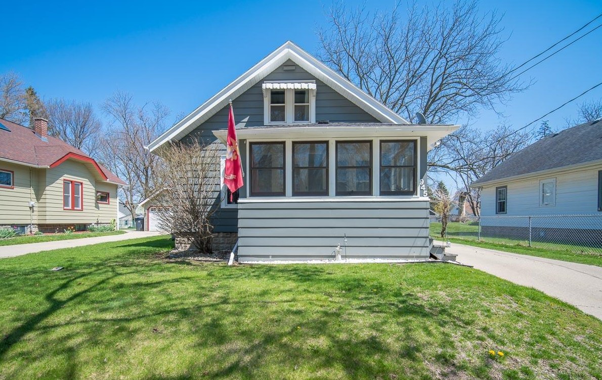 945 N Greenfield Ave, Waukesha, WI 53186