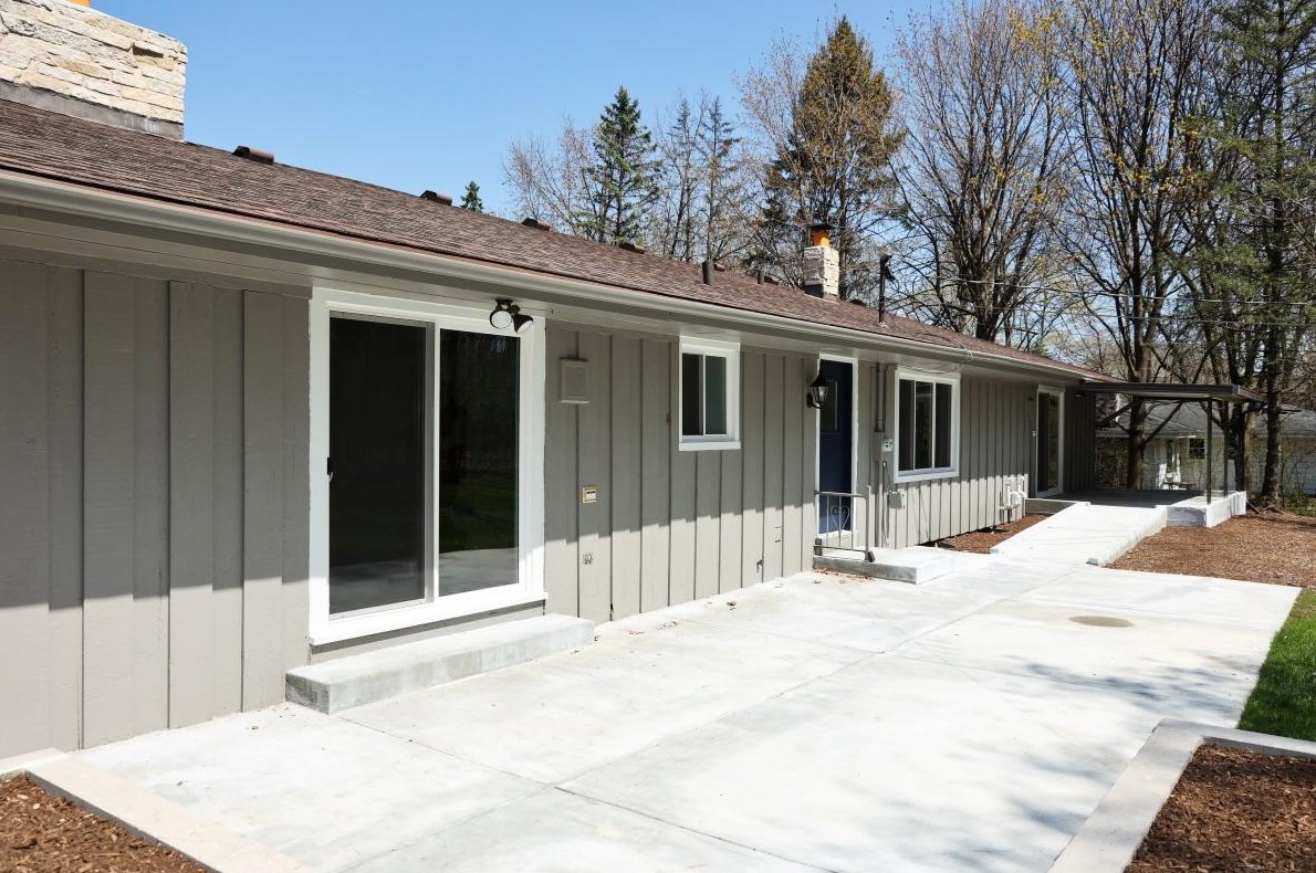 4445 Upham Ave, Milwaukee WI  53220-5122 exterior