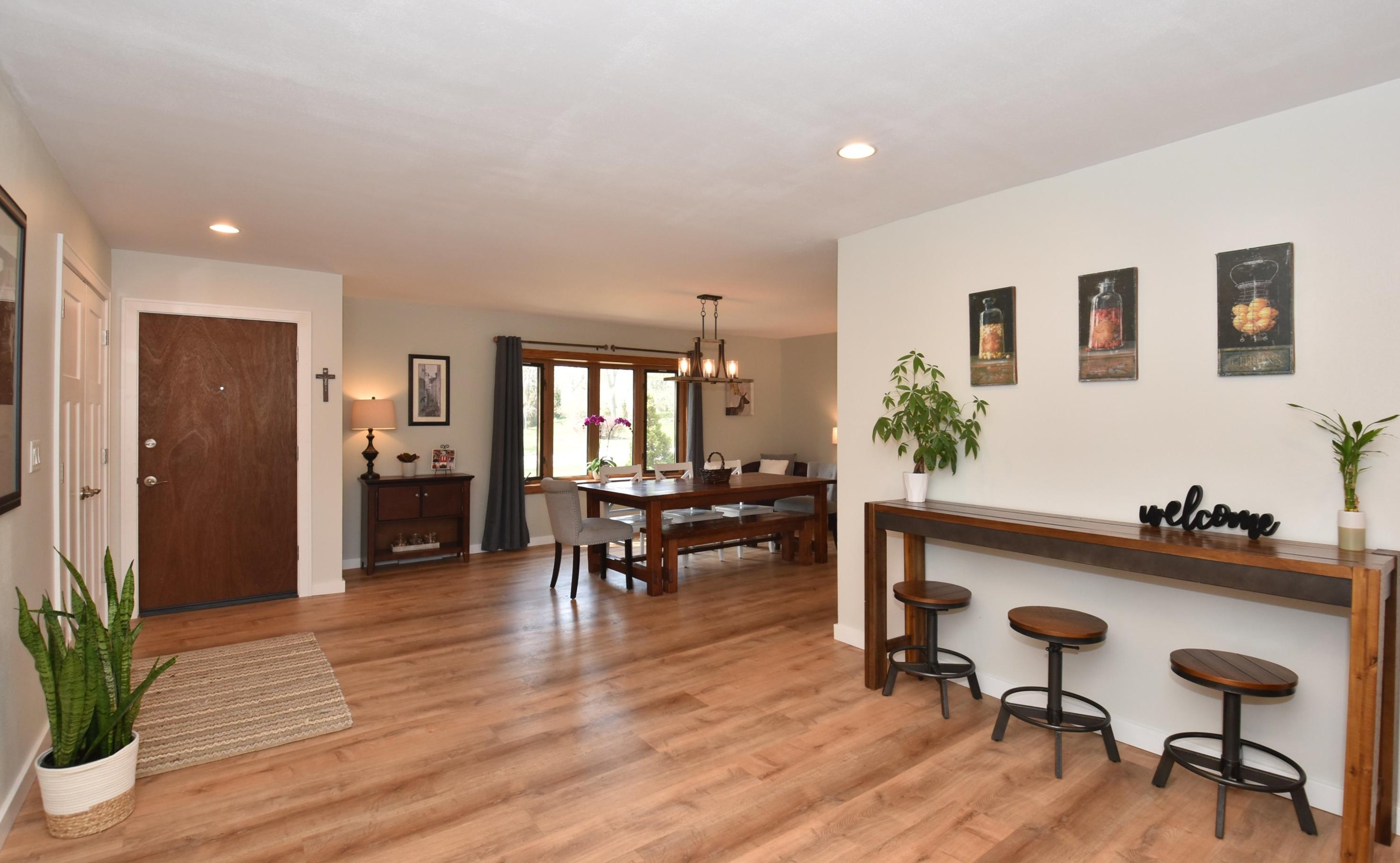 5801 Glen Flora Dr, Greendale, WI 53129