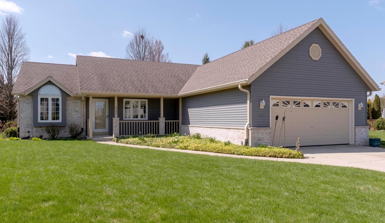6447 Norfolk Ln, Racine, WI 53406-1859