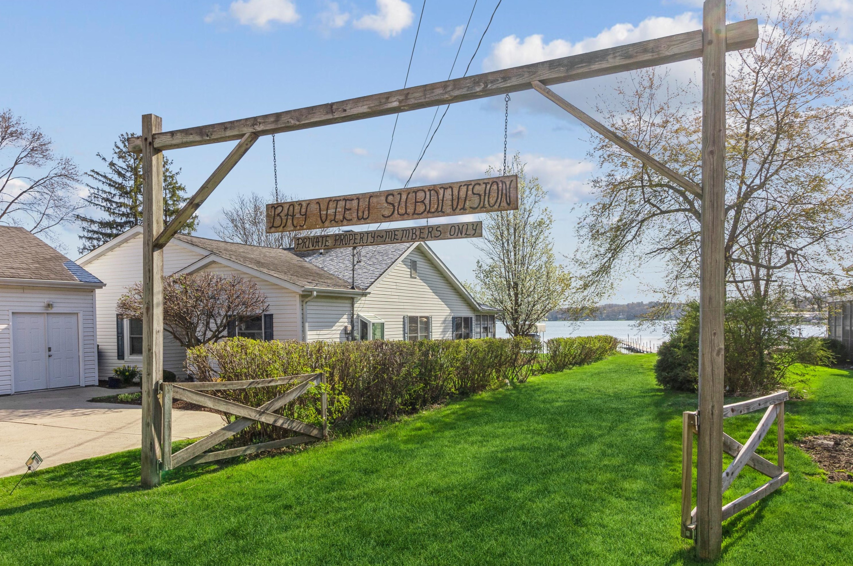 609 Valerie Ln, Twin Lakes, WI 53181