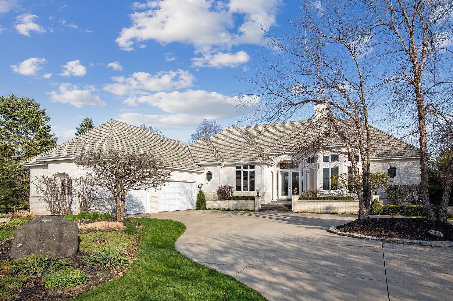 1801 Balsam Ct, Chenequa, WI 53029