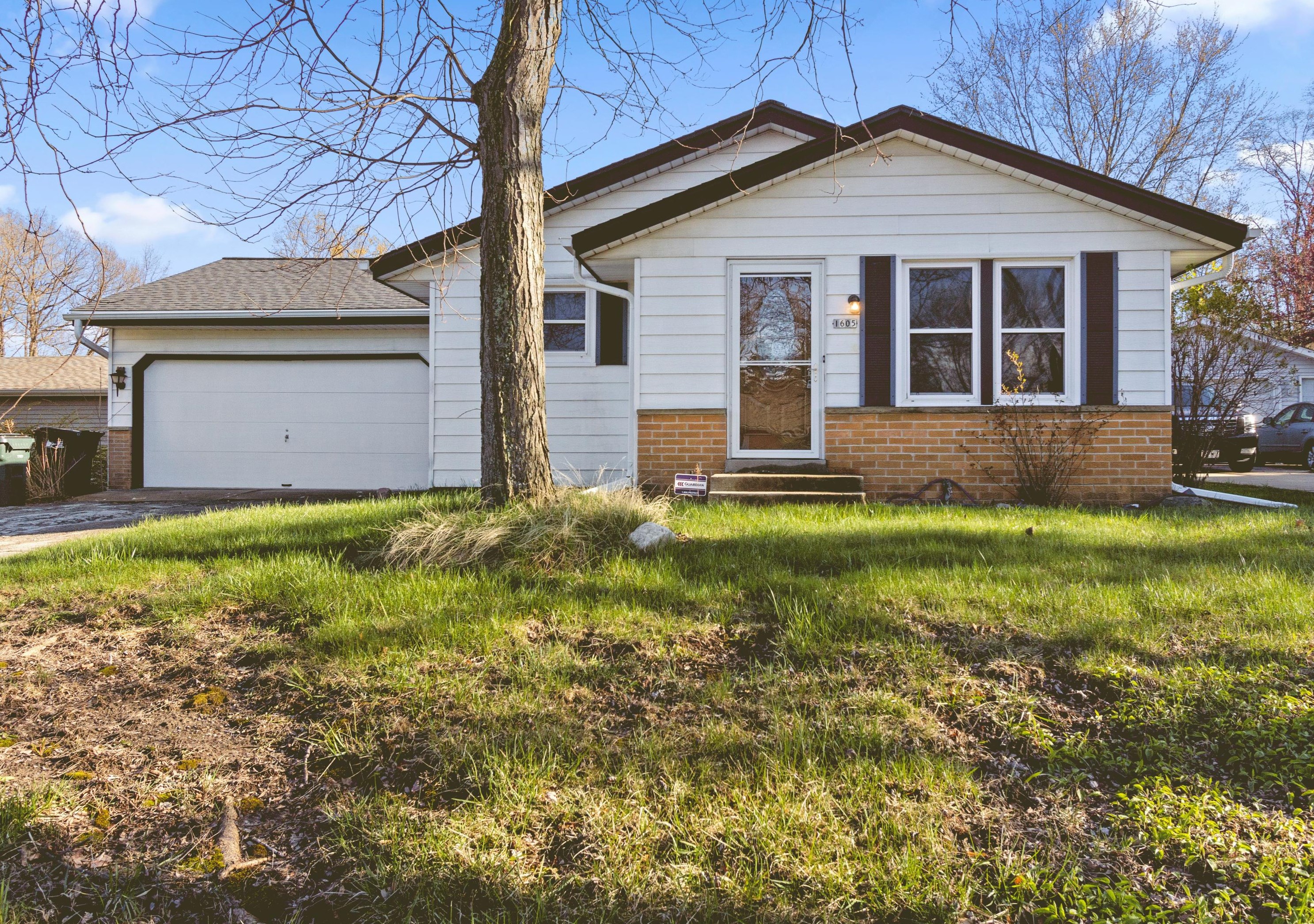 1605 Clark Ct, South Milwaukee, WI 53172-3404