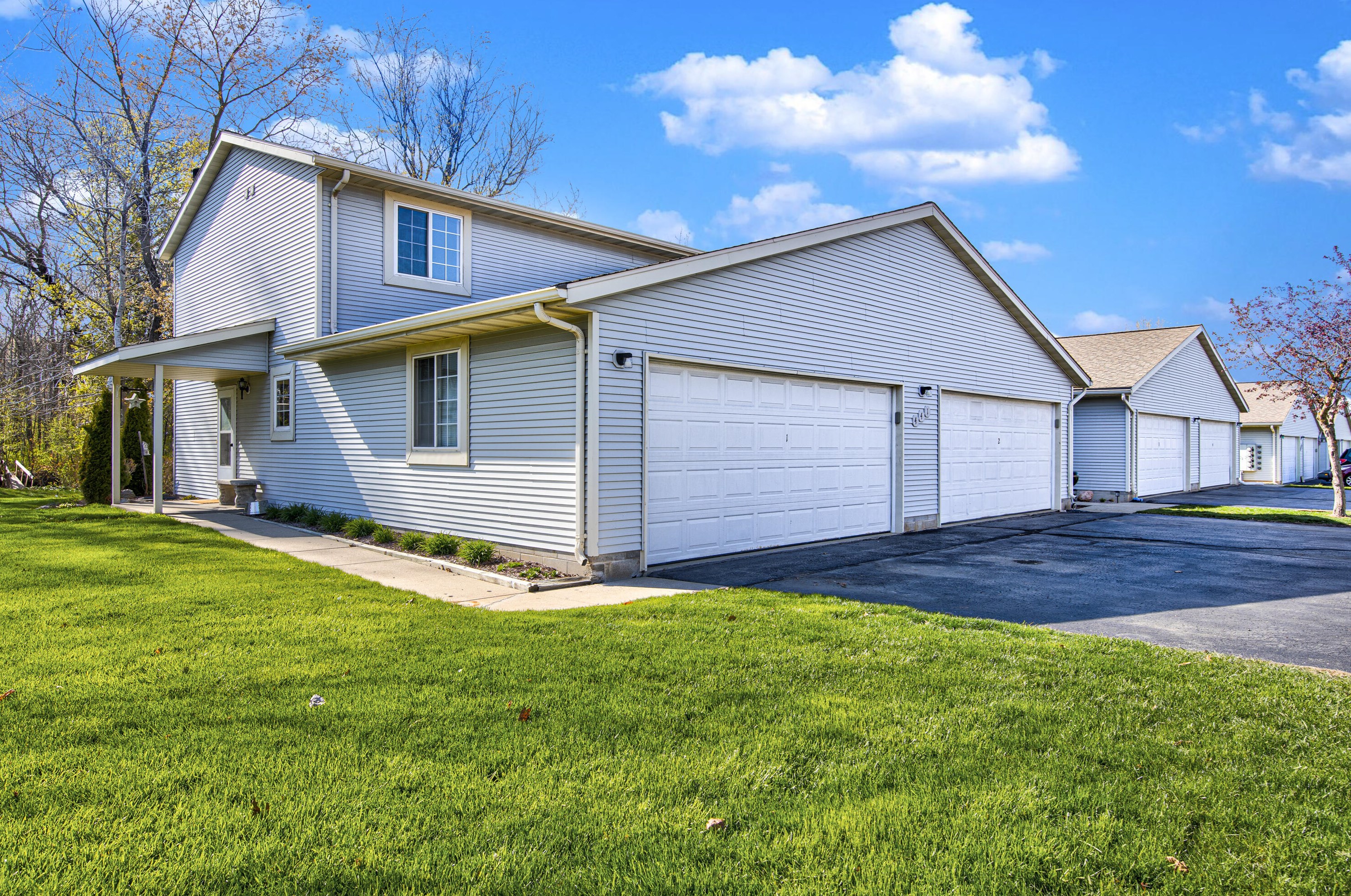 441 Slinger Rd #r-1, Slinger, WI 53086