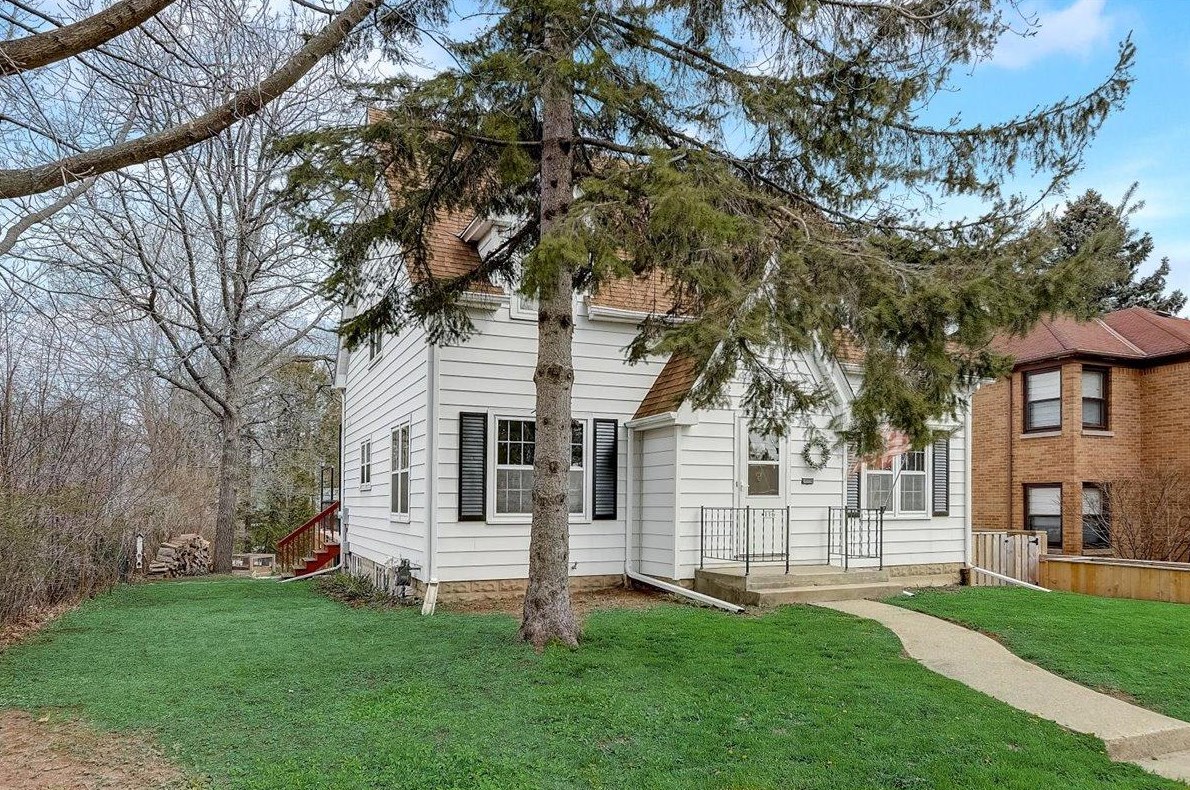 116 Walters St, Port Washington, WI 53074-1331