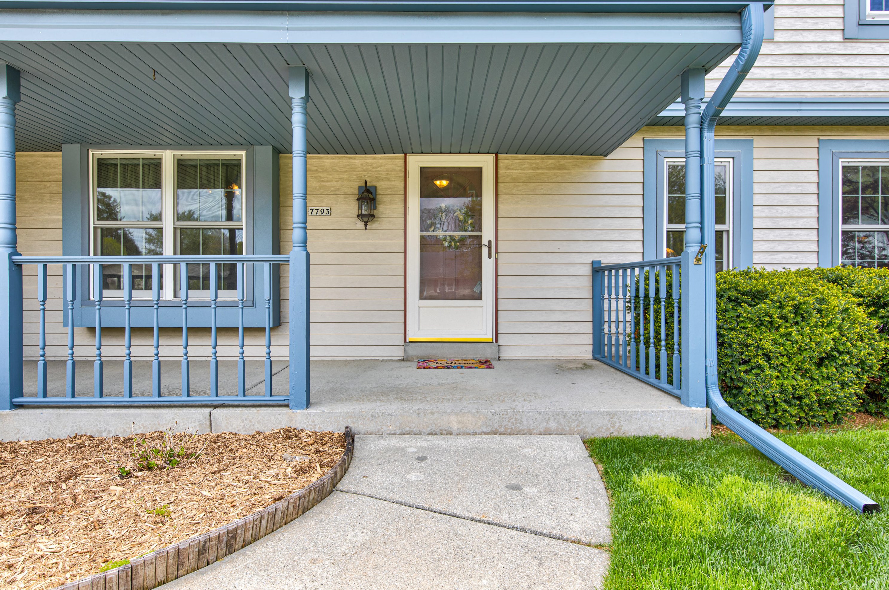 7793 Margaret Ln, Hales Corners, WI 53132-9767