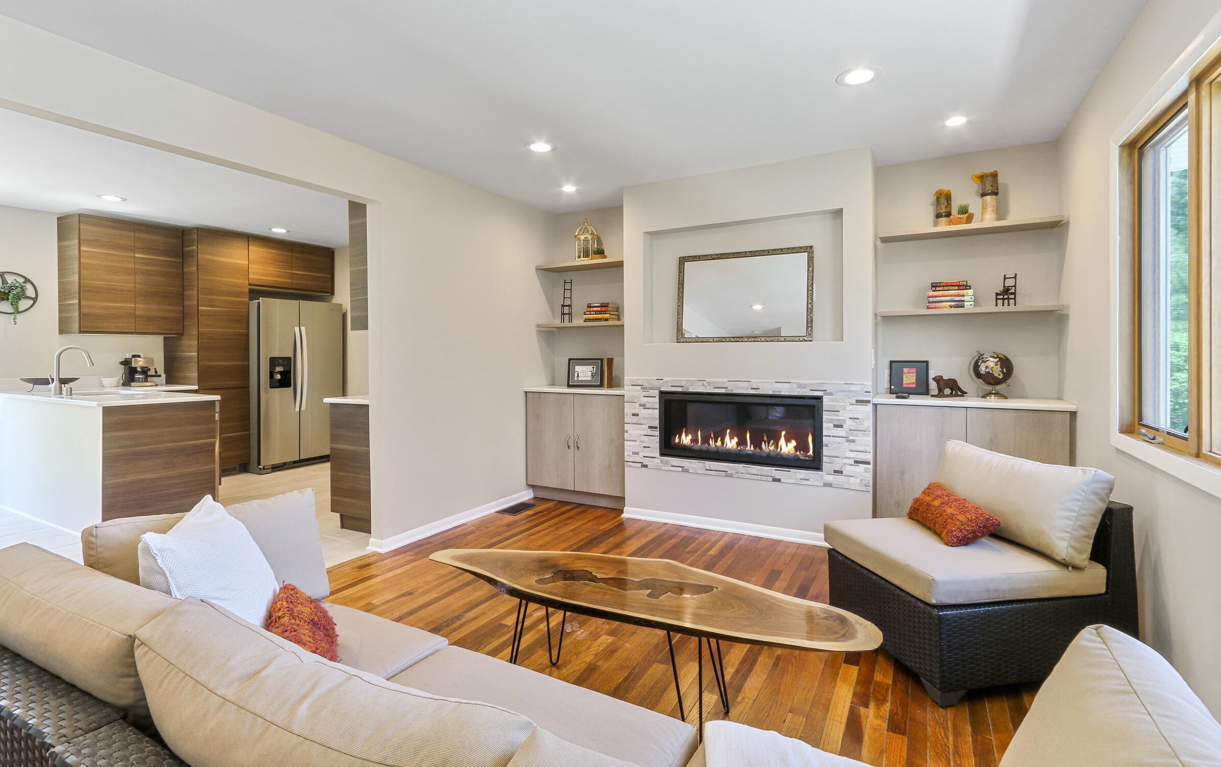 222 Elmwood Ave, Lake Geneva, WI 53147