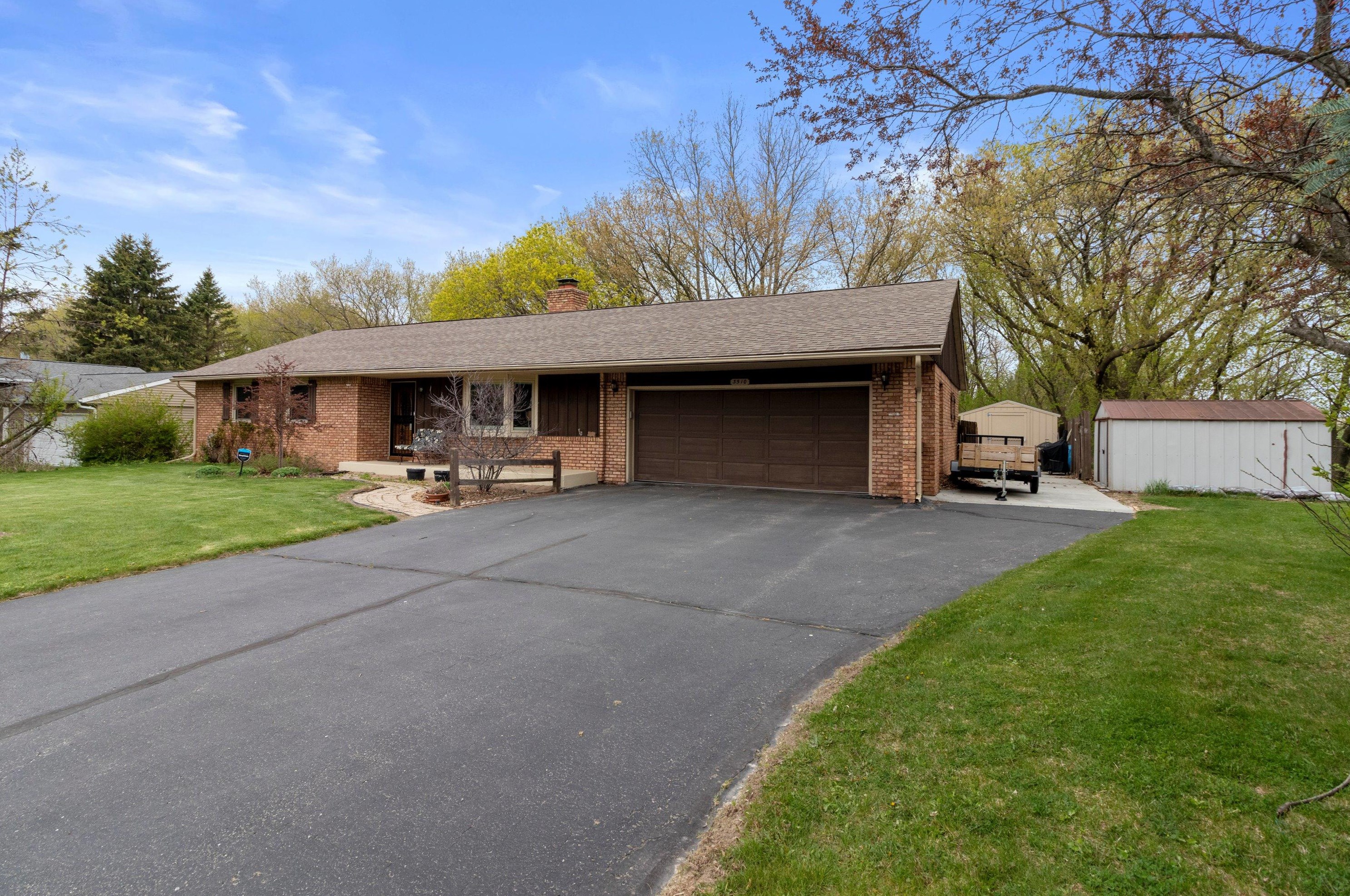 3510 River Bend Dr, Racine, WI 53404-1558