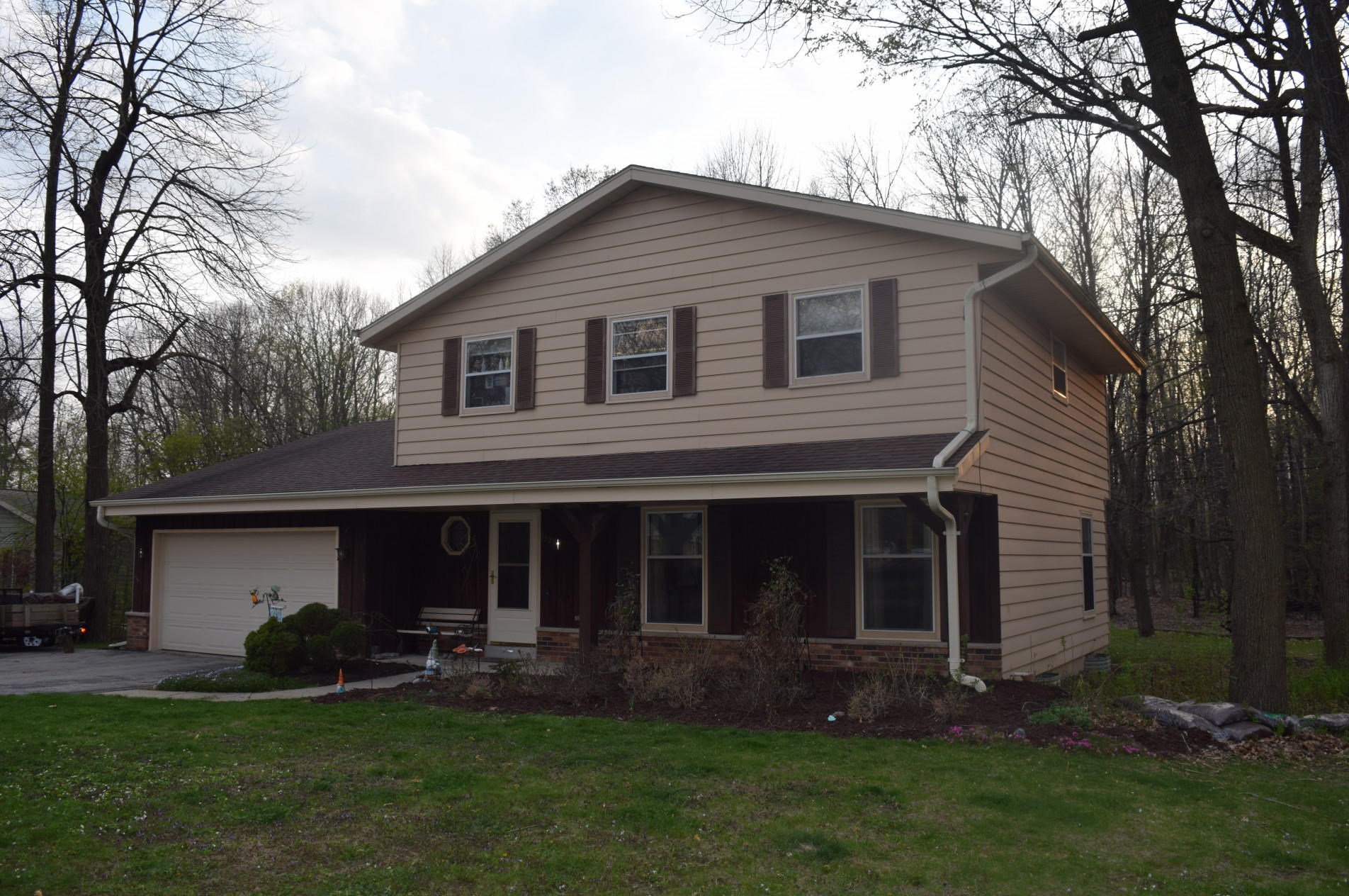 3821 S Sunny View Dr, Waukesha, WI 53151