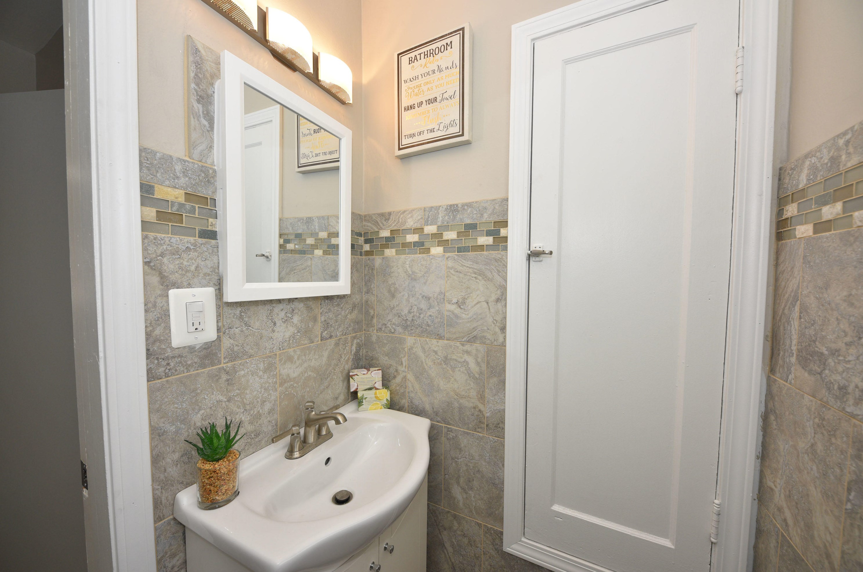 4101 39th St, Milwaukee WI  53216-1642 exterior