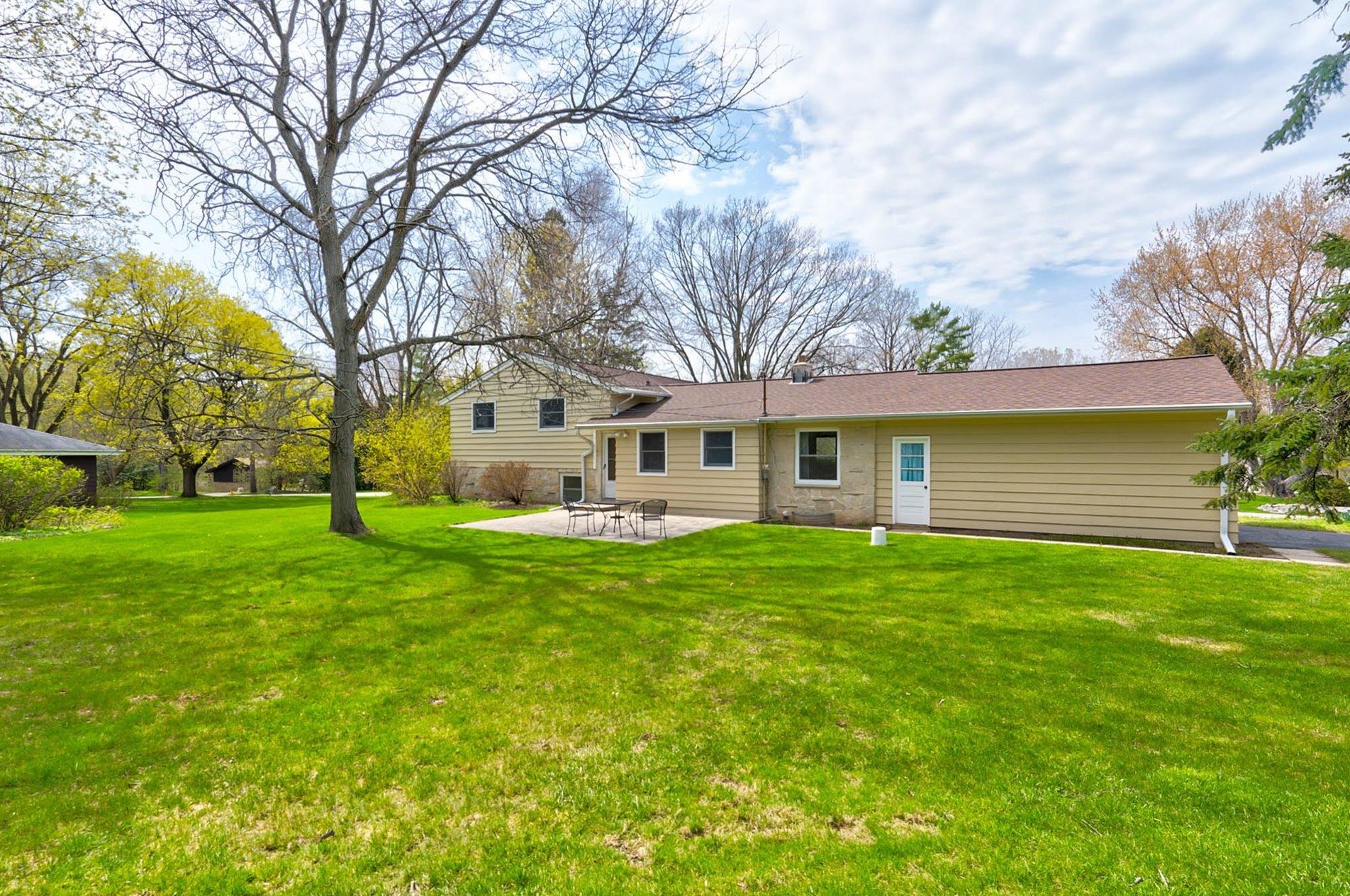 2600 Kevenauer Dr, Brookfield, WI 53005-4513