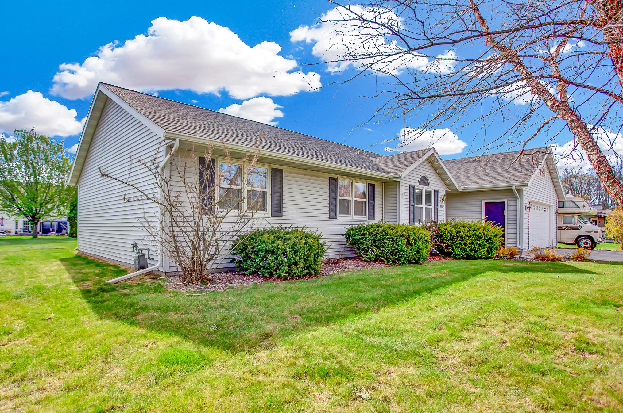 5901 Garden Grove Dr, Sheboygan, WI 53081-8863