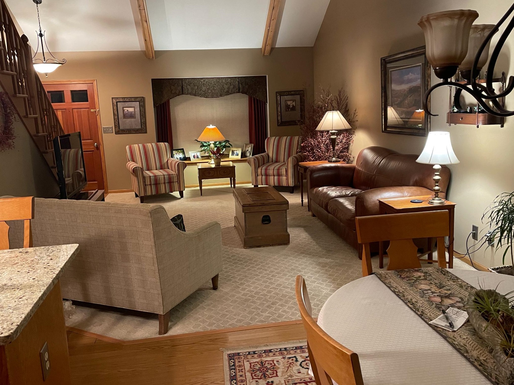 984 Shore Dr, Pewaukee, WI 53072-2658