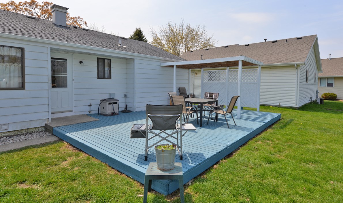 1642 Stoddard Ln, Racine, WI 53406-4388