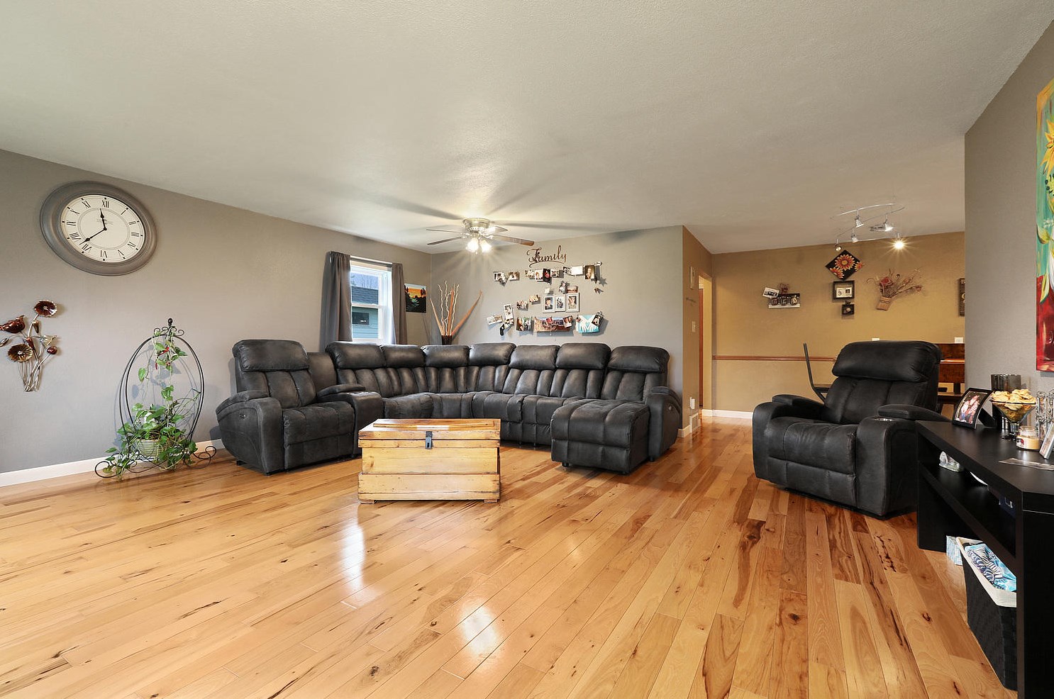 418 Park Ave, Kiel, WI 53042-1712