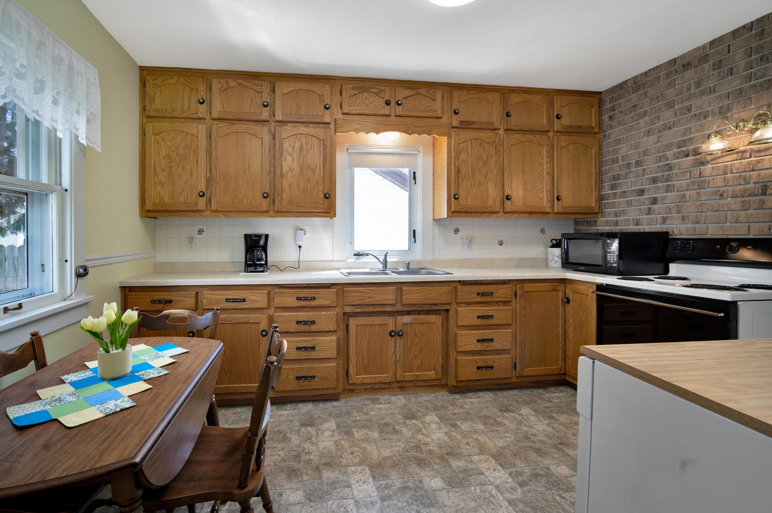 1610 Wisconsin Ave, Manitowoc, WI 54220