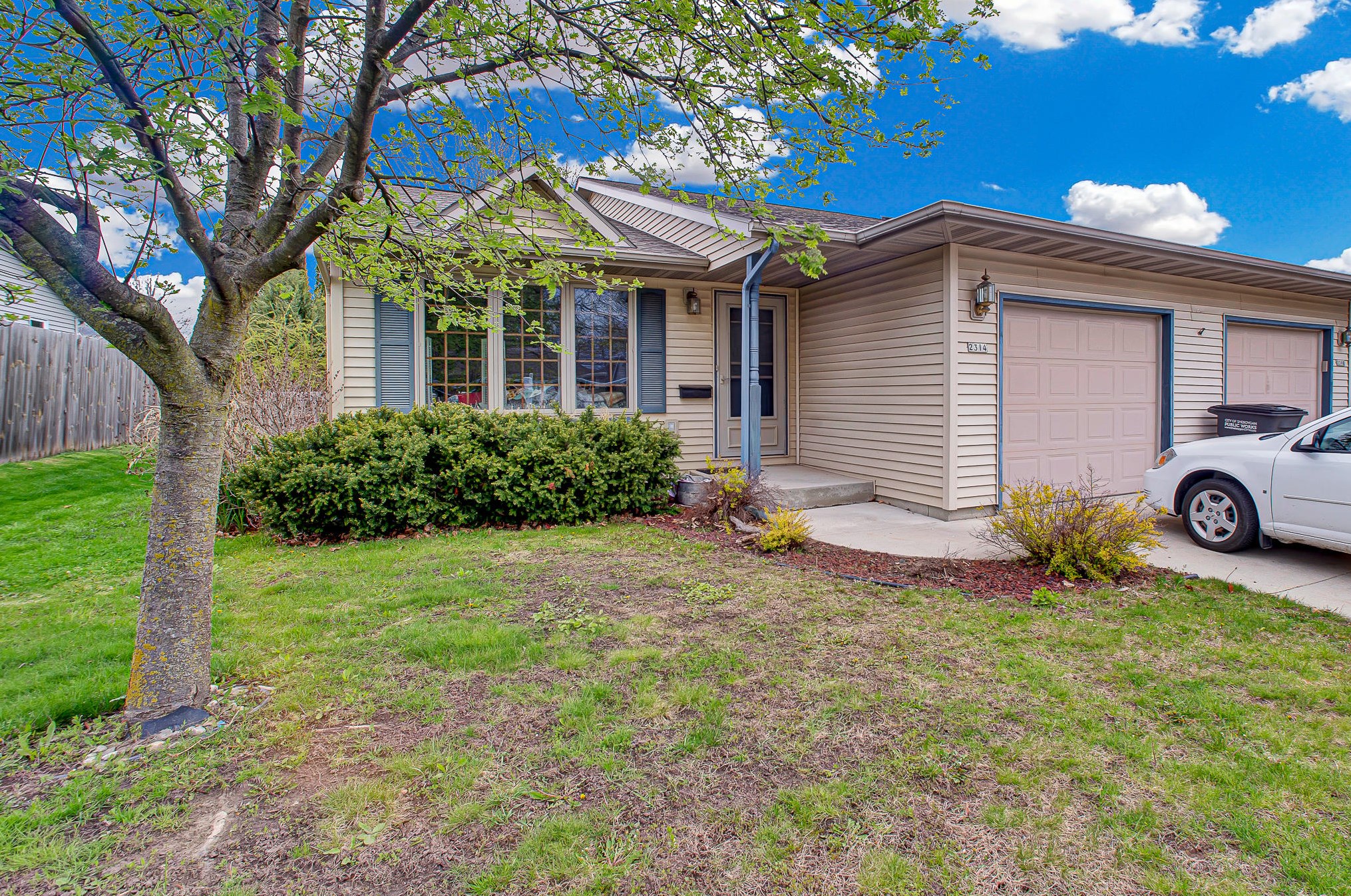 2314 Camelot Blvd, Sheboygan, WI 53081