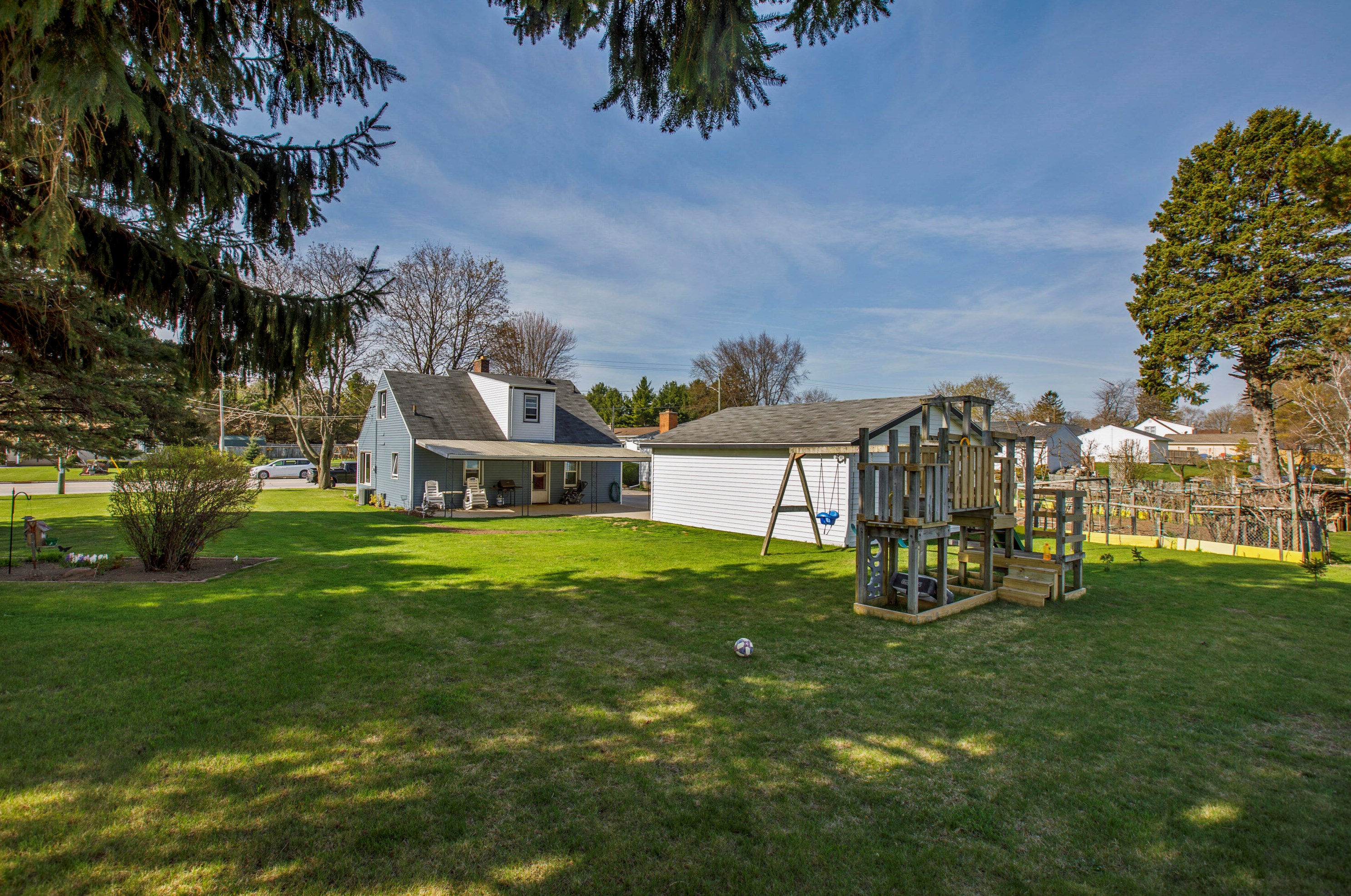 1602 Viebahn St, Manitowoc, WI 54220