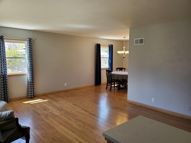 112 Brookdale Dr, South Milwaukee, WI 53172-1215