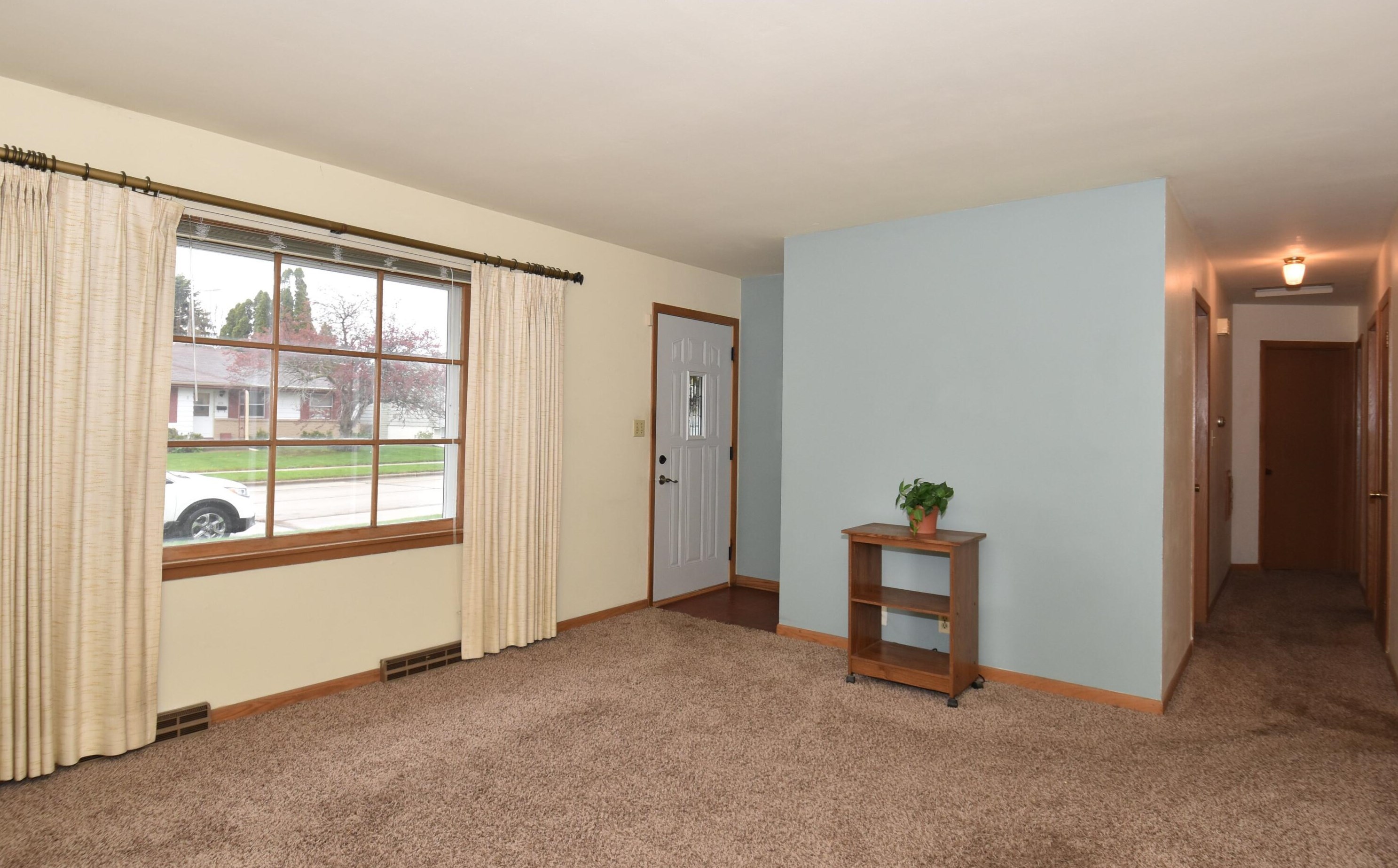 814 Mayfair Dr, Racine, WI 53402-2930