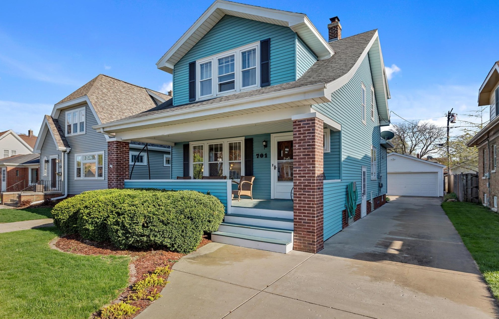 701 Augusta St, Racine, WI 53402-4411