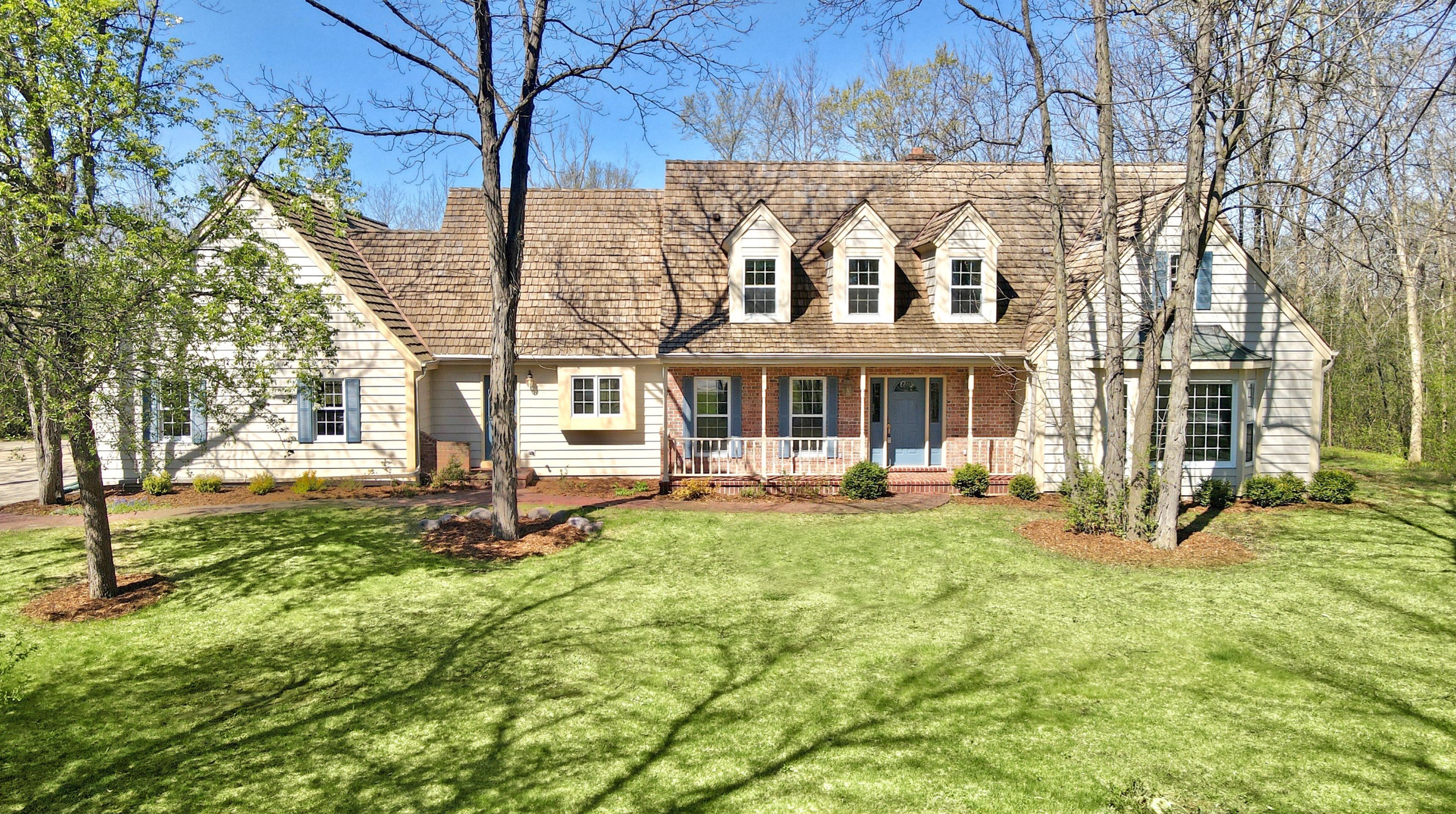 10729 N San Marino Dr, Thiensville, WI 53092