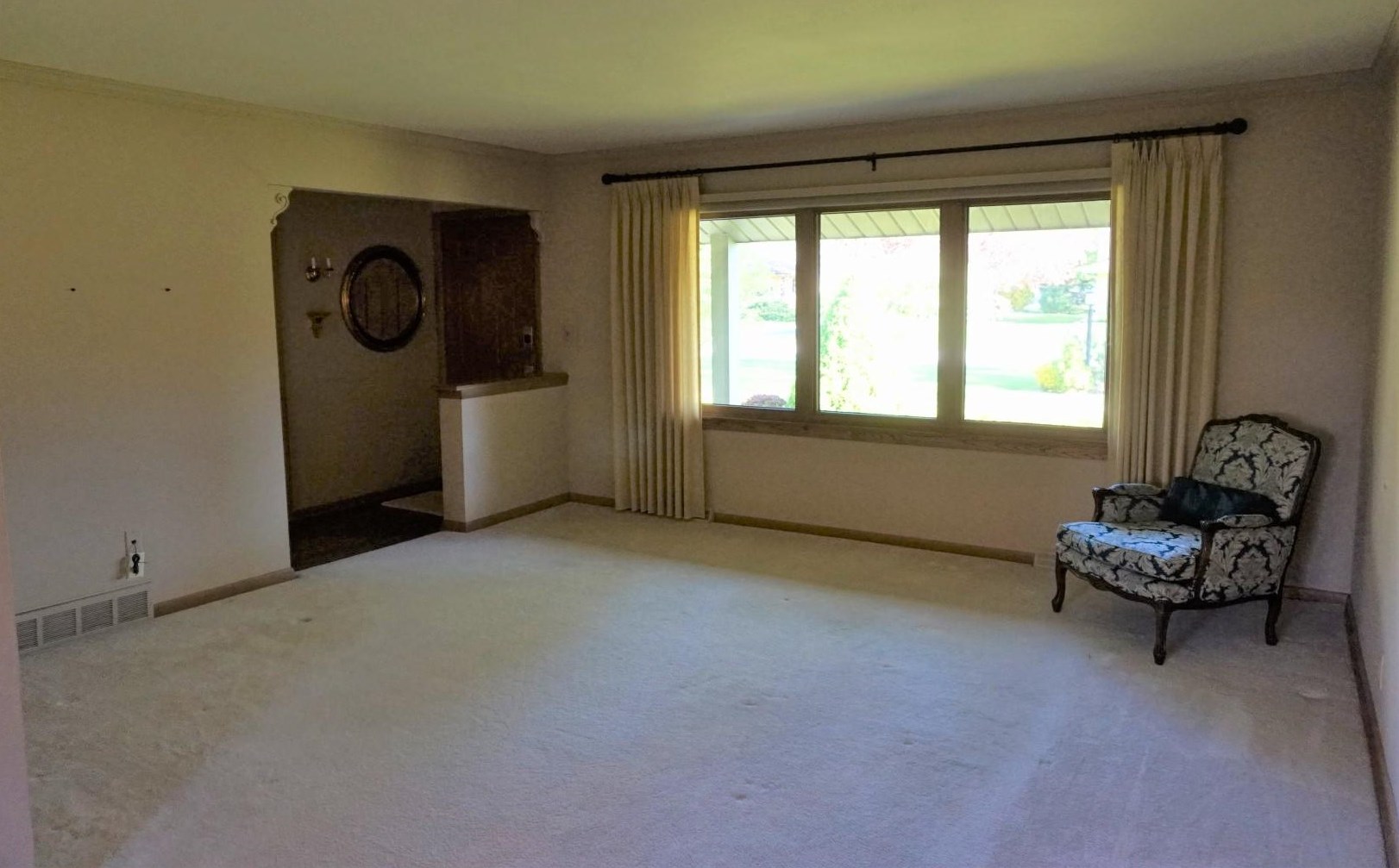 11305 Upham Ave, Hales Corners, WI 53130-1138
