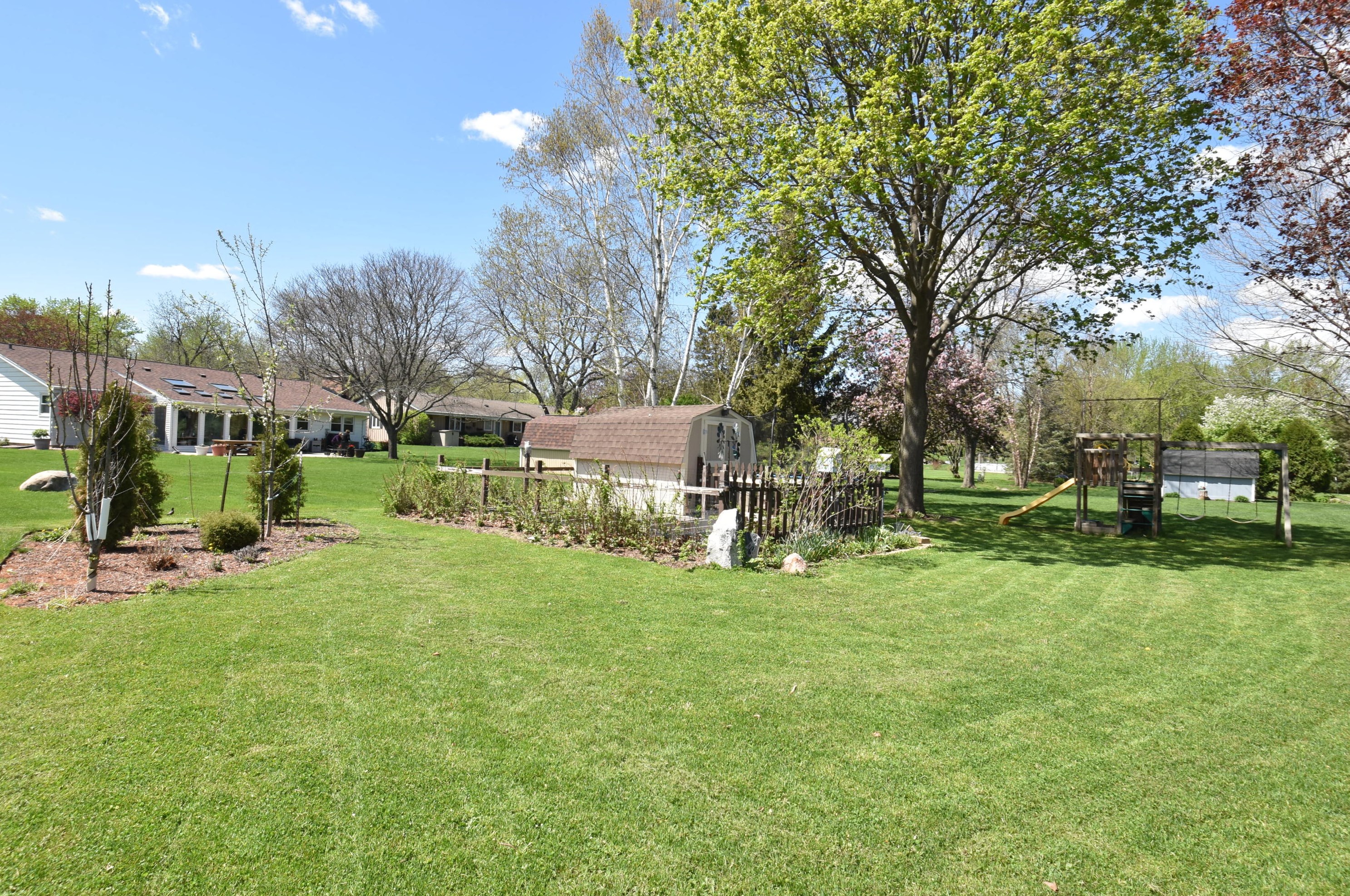 6029 Glenwood Dr, Greendale, WI 53129