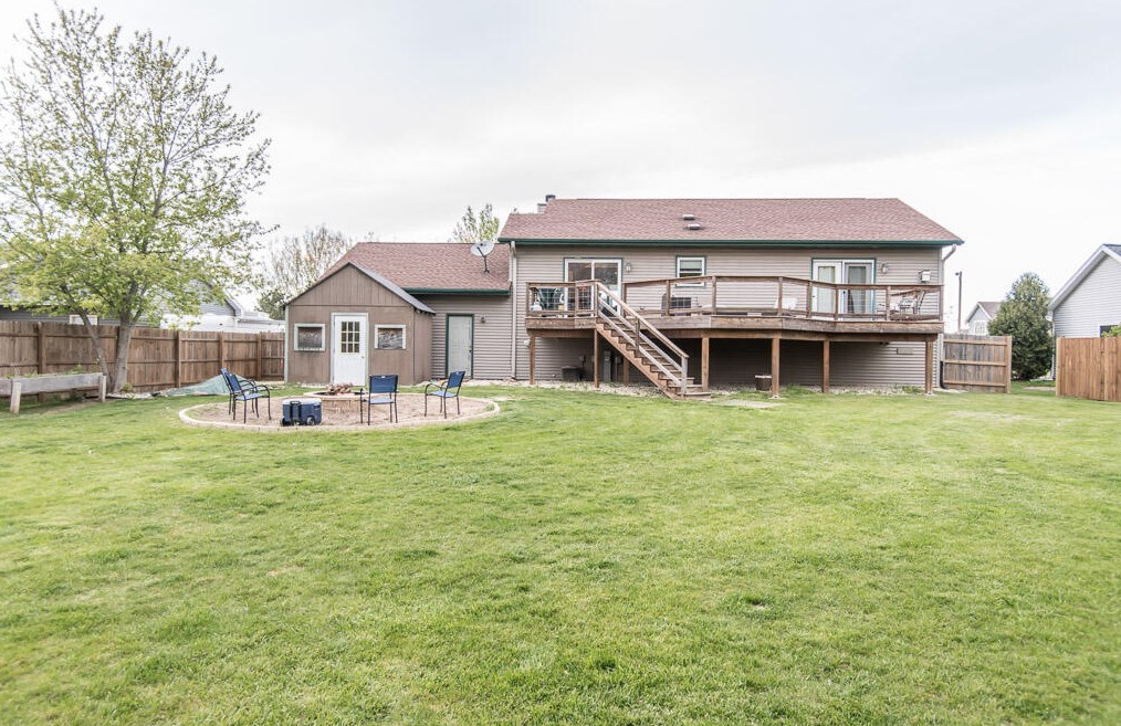 2011 Newberry Ln, Racine, WI 53402