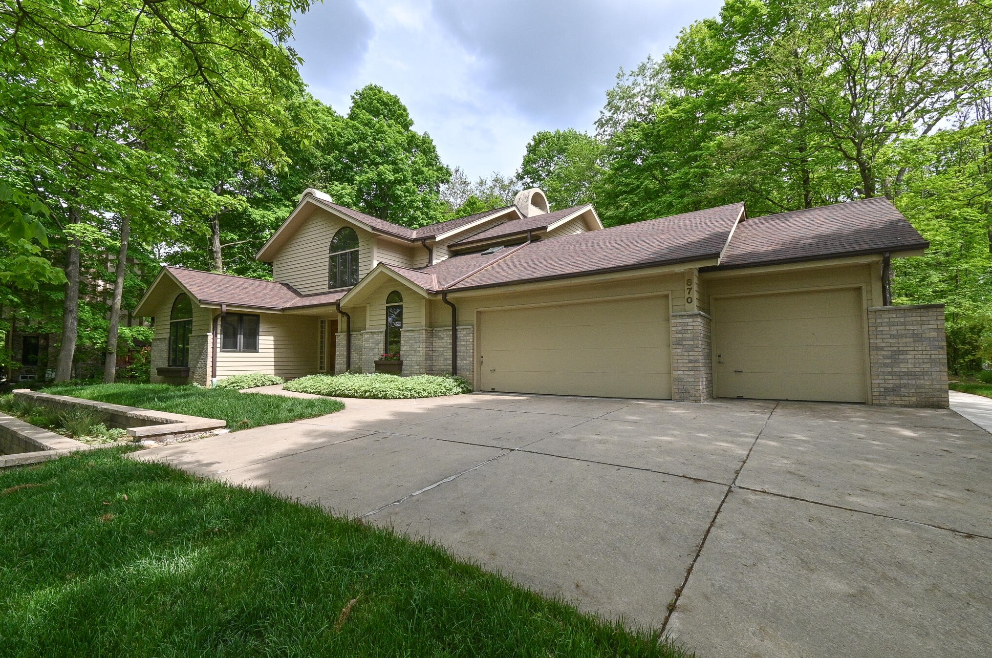 870 Satinwood Ct, Brookfield, WI 53005-6896
