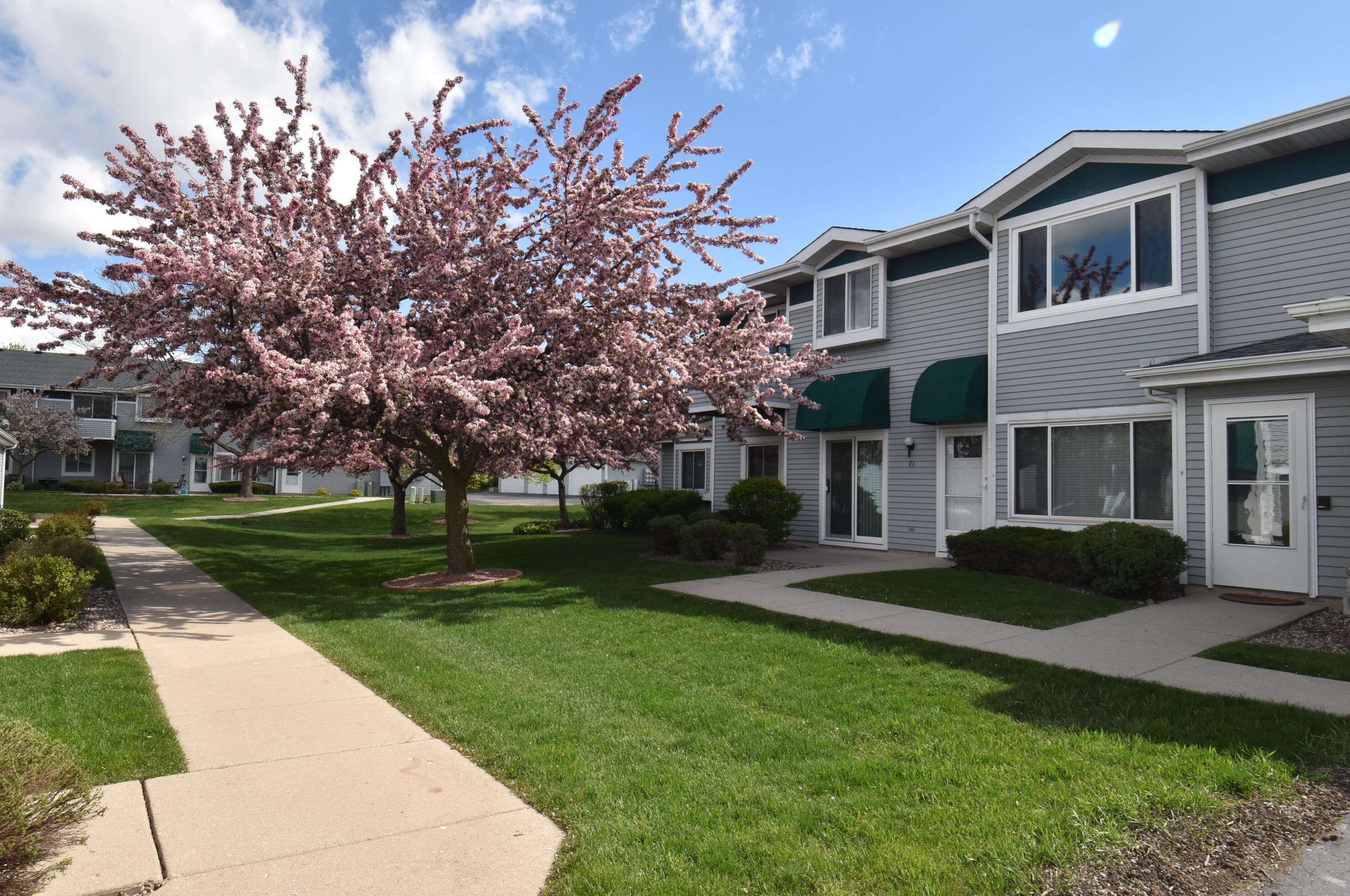 1118 Sunnyslope Dr, Racine WI  53406-5648 exterior