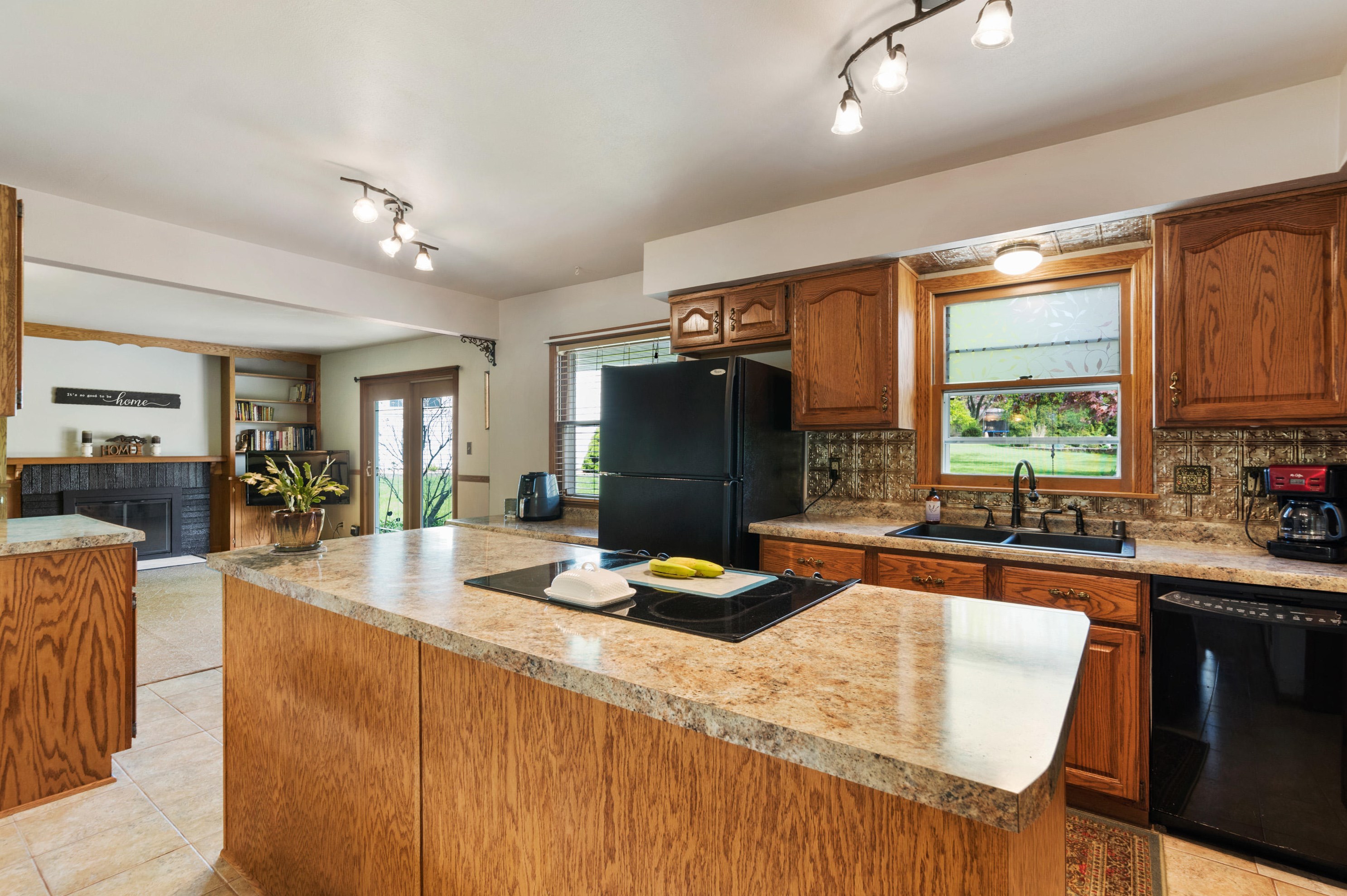5392 Orchard Ln, Greendale, WI 53129