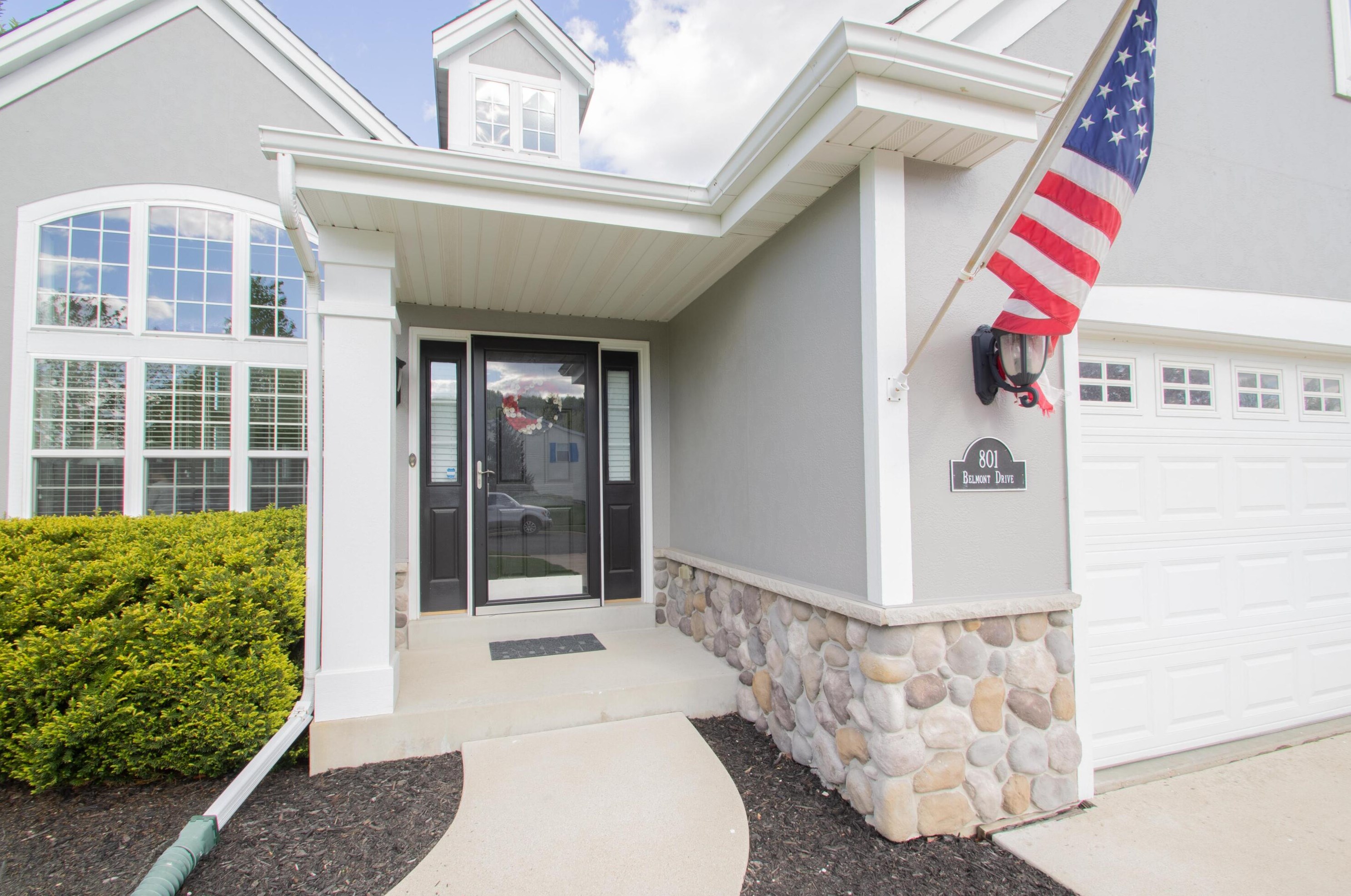 801 Belmont Dr, Watertown, WI 53094