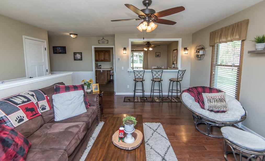 107 Summit St, Hartford, WI 53027-1741