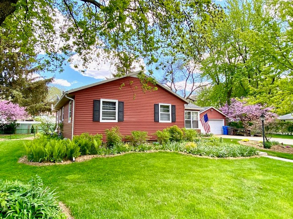 1301 Hutson Dr, Watertown, WI 53098
