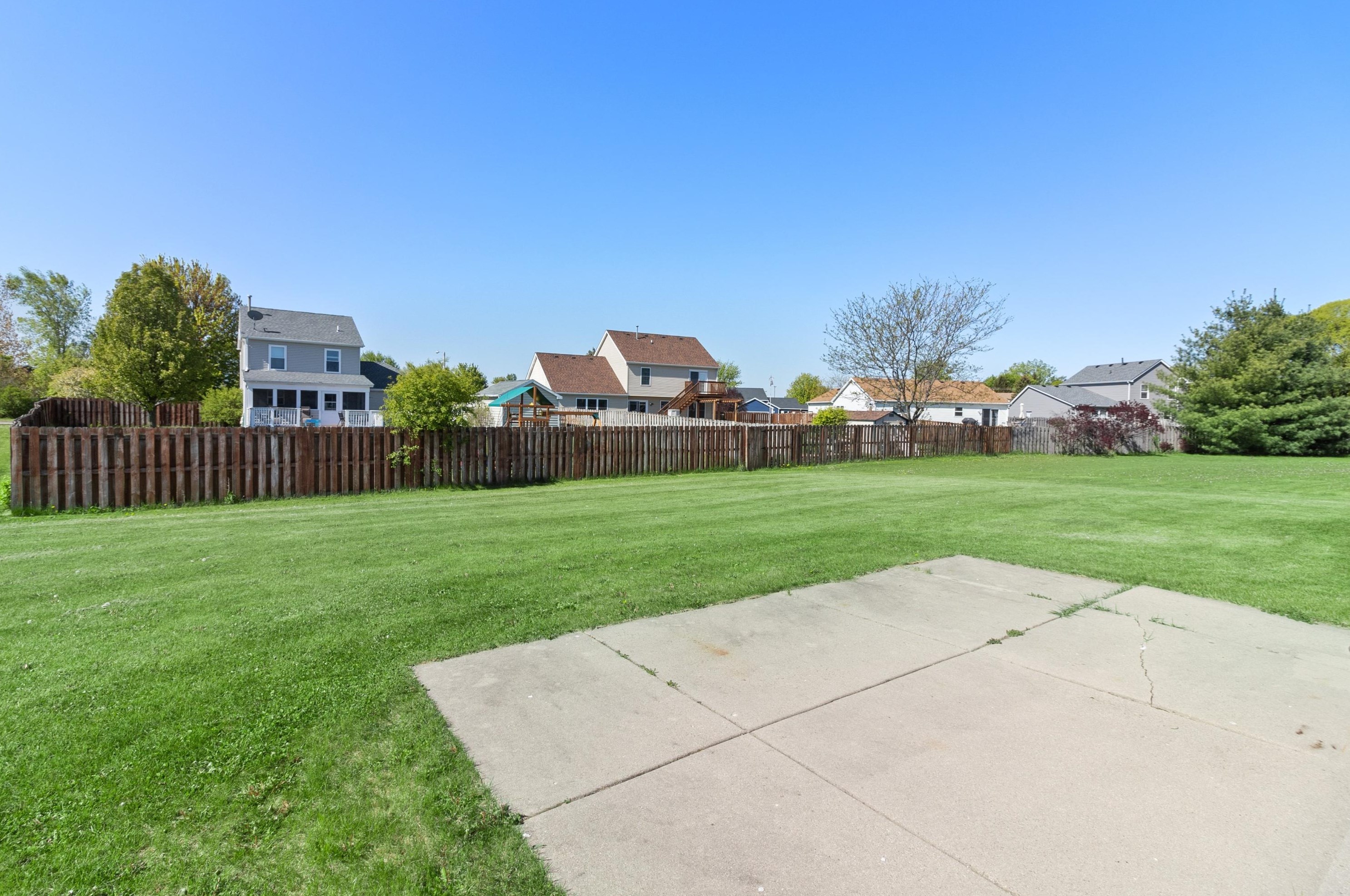 263 Deerpath Dr, Genoa City, WI 53128-2504