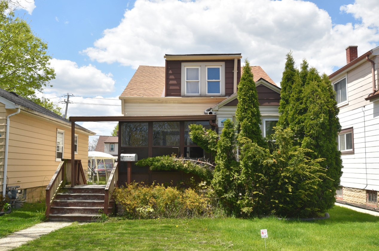 4827 46th St, Milwaukee WI  53218-4410 exterior