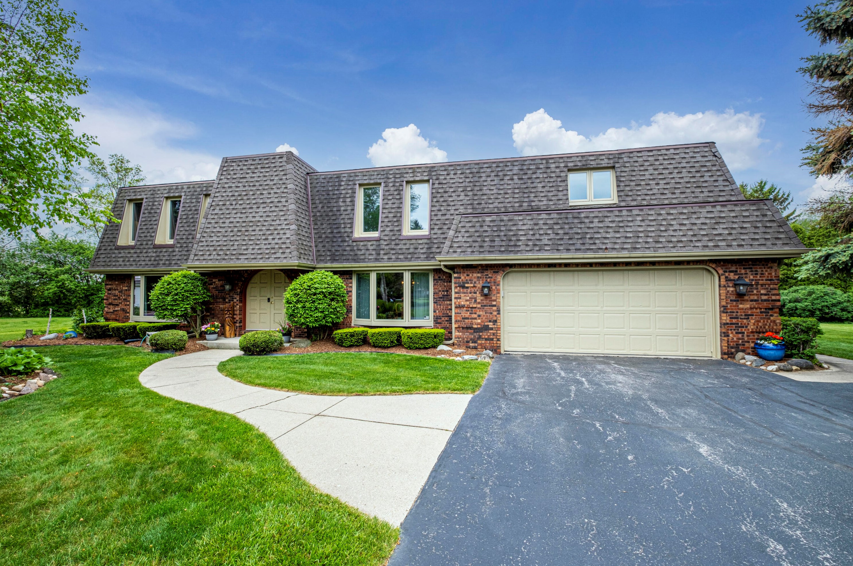15625 Mark Dr, Brookfield, WI 53005-3519