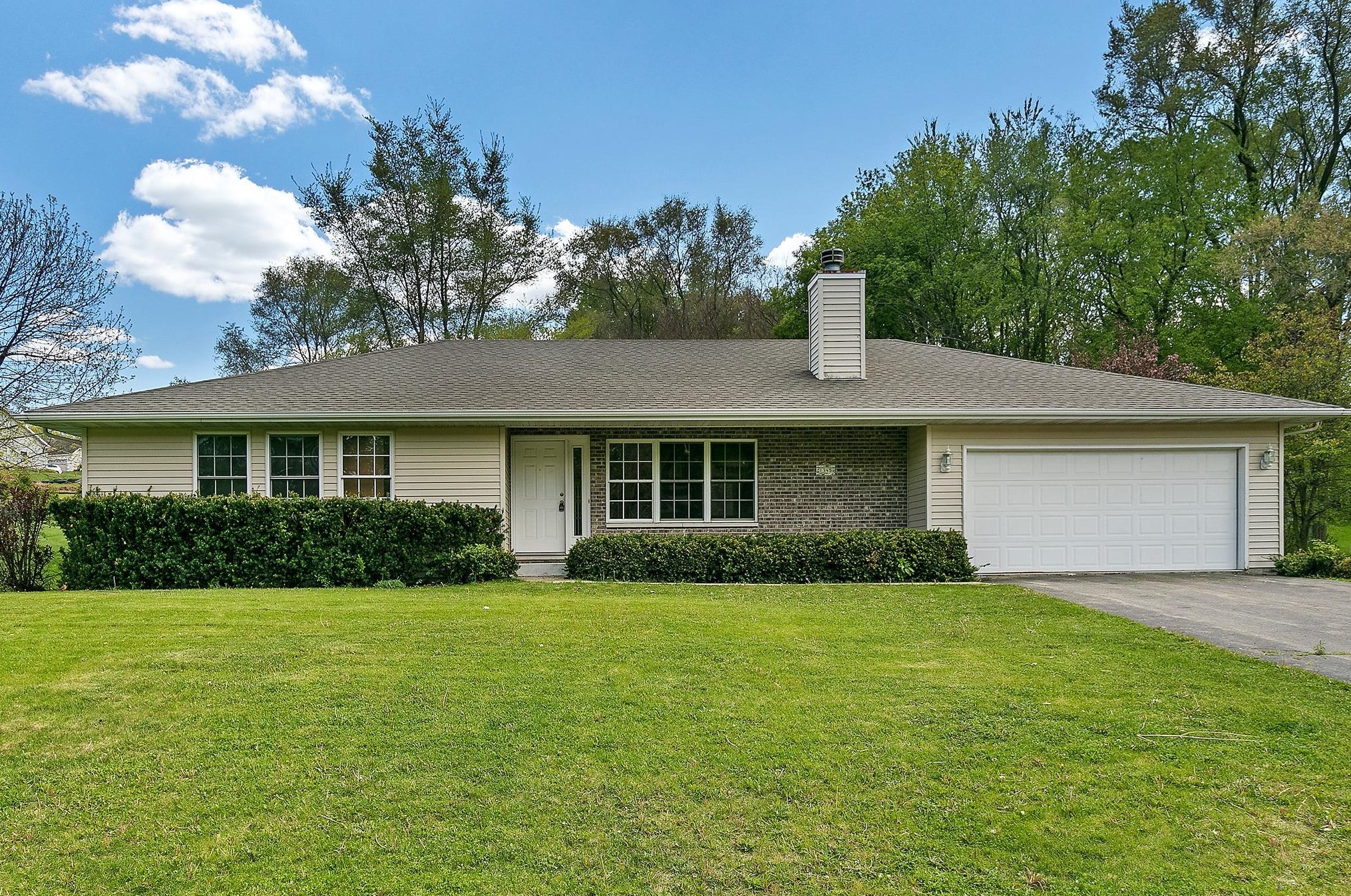 1345 Edgewood Dr, Lake Geneva, WI 53147